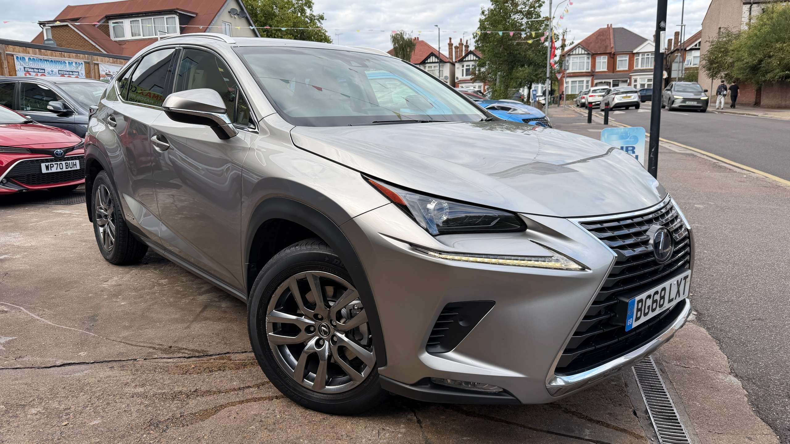 A 2018 LEXUS NX 2.5 300h Luxury SUV 5dr Petrol Hybrid E-CVT 4WD Euro 6 (s/s) (197 ps) A 2018 LEXUS NX 2.5 300h Luxury SUV 5dr Petrol Hybrid E-CVT 4WD Euro 6 (s/s) (197 ps)