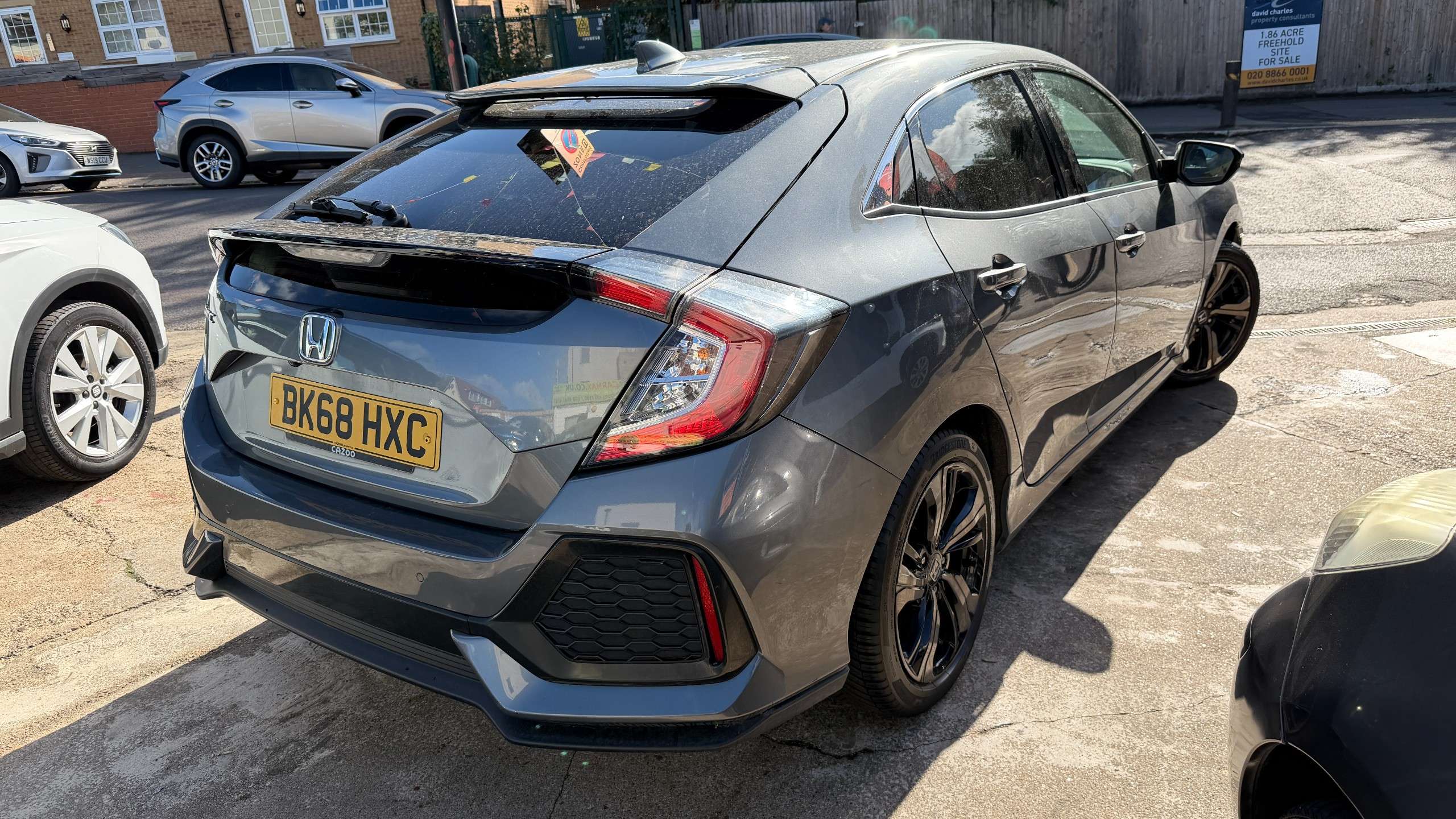 A 2018 HONDA CIVIC 1.0 VTEC Turbo SR Hatchback 5dr Petrol CVT Euro 6 (s/s) (126 ps) A 2018 HONDA CIVIC 1.0 VTEC Turbo SR Hatchback 5dr Petrol CVT Euro 6 (s/s) (126 ps)