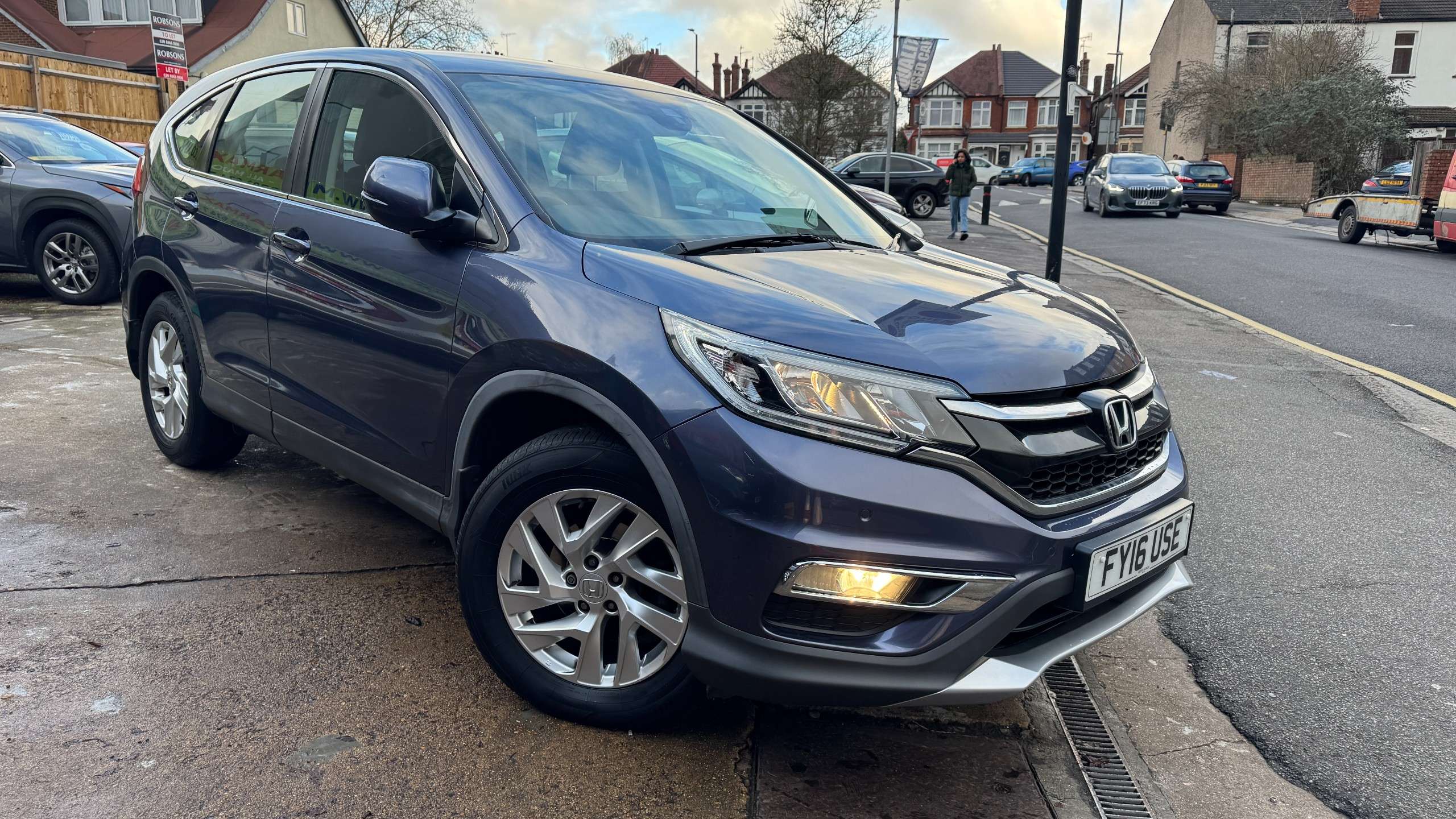 A 2016 HONDA CR-V 2.0 i-VTEC SE SUV 5dr Petrol Auto 4WD Euro 6 (155 ps) A 2016 HONDA CR-V 2.0 i-VTEC SE SUV 5dr Petrol Auto 4WD Euro 6 (155 ps)