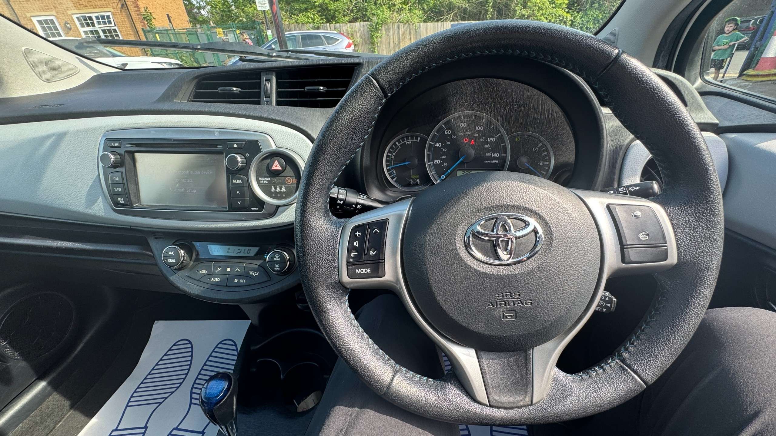 2012 TOYOTA YARIS 2012 TOYOTA YARIS