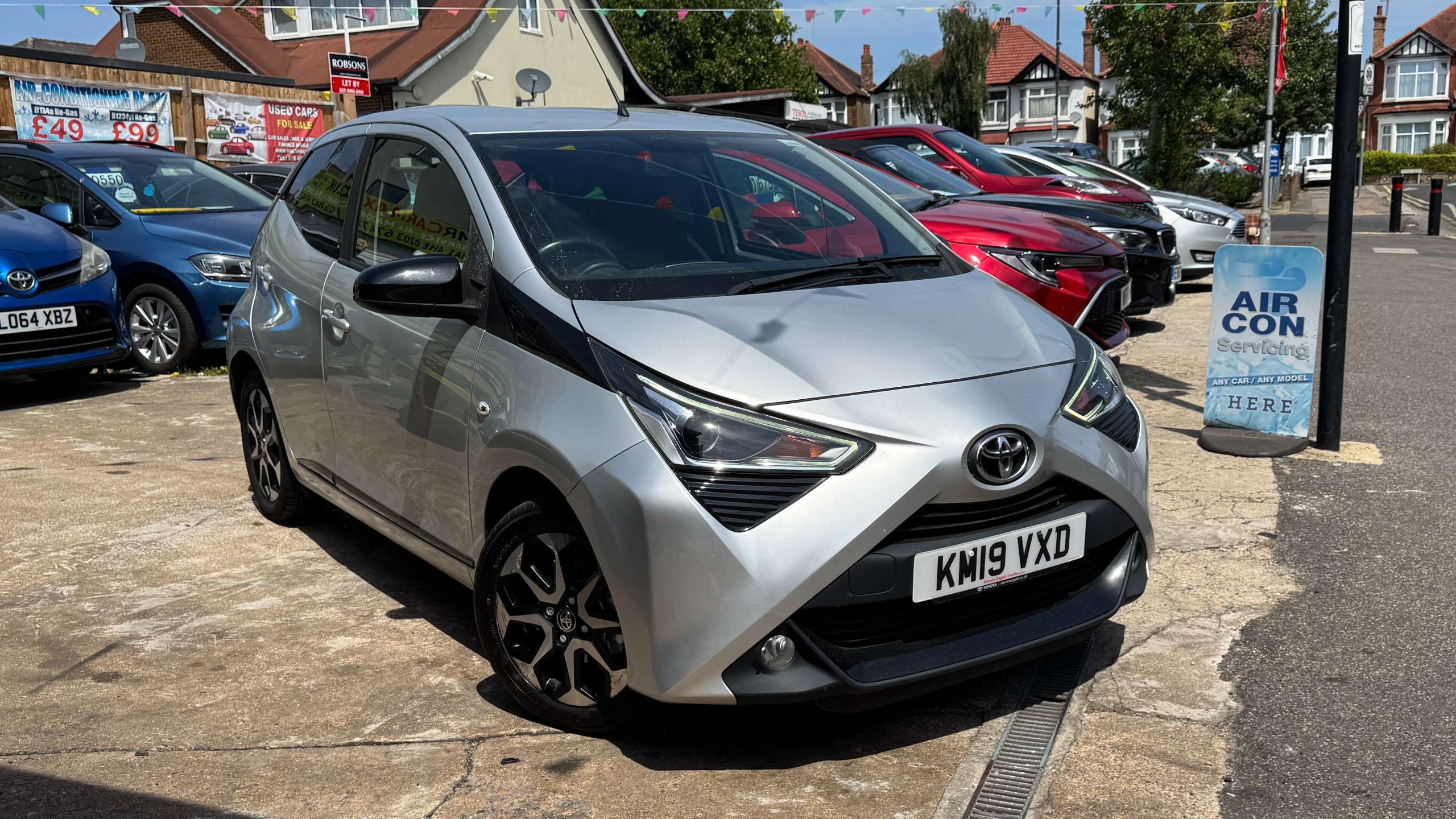 A 2019 TOYOTA AYGO 1.0 VVT-i x-trend Hatchback 5dr Petrol Manual Euro 6 (71 ps) A 2019 TOYOTA AYGO 1.0 VVT-i x-trend Hatchback 5dr Petrol Manual Euro 6 (71 ps)