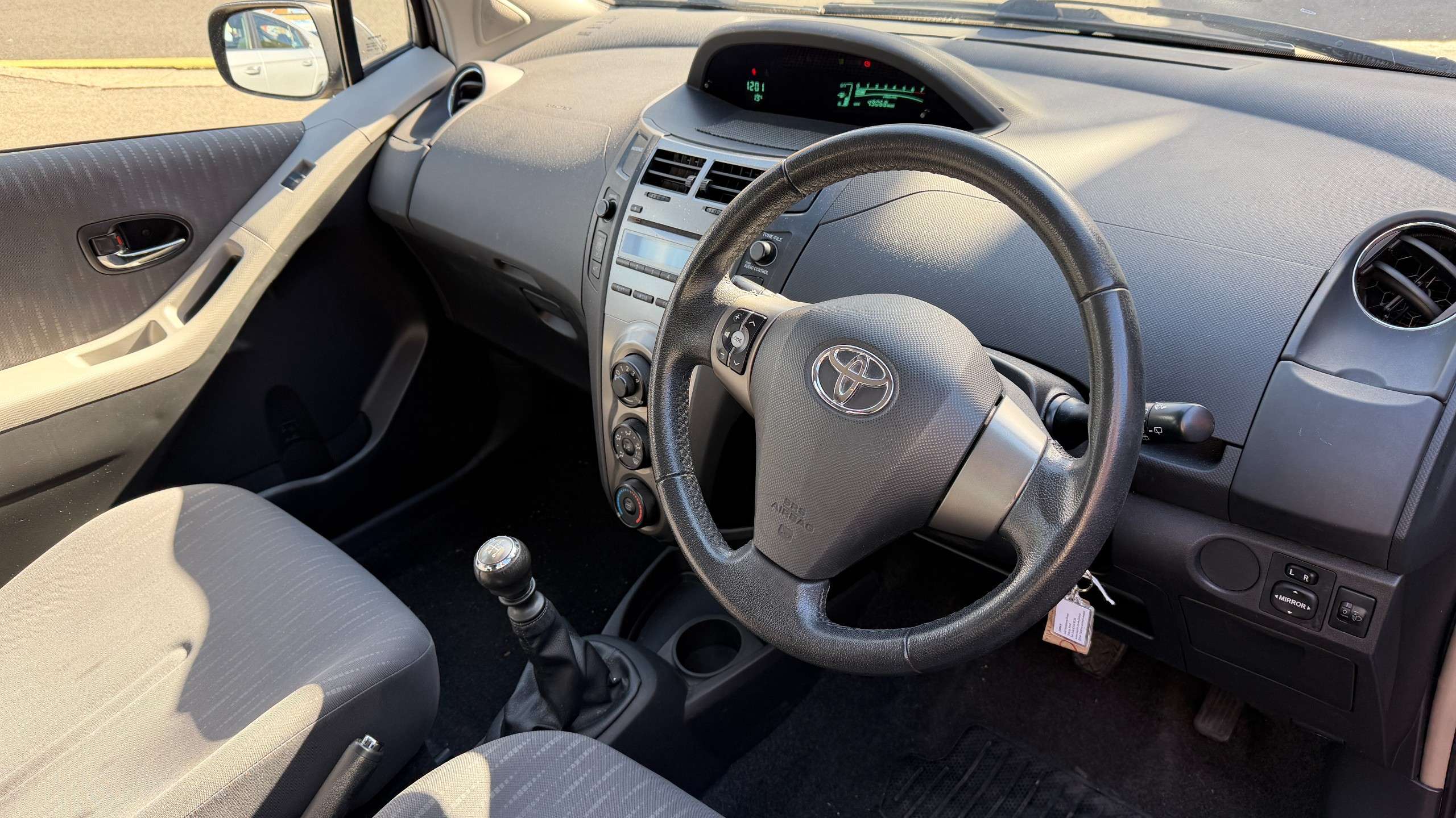 2010 TOYOTA YARIS 2010 TOYOTA YARIS