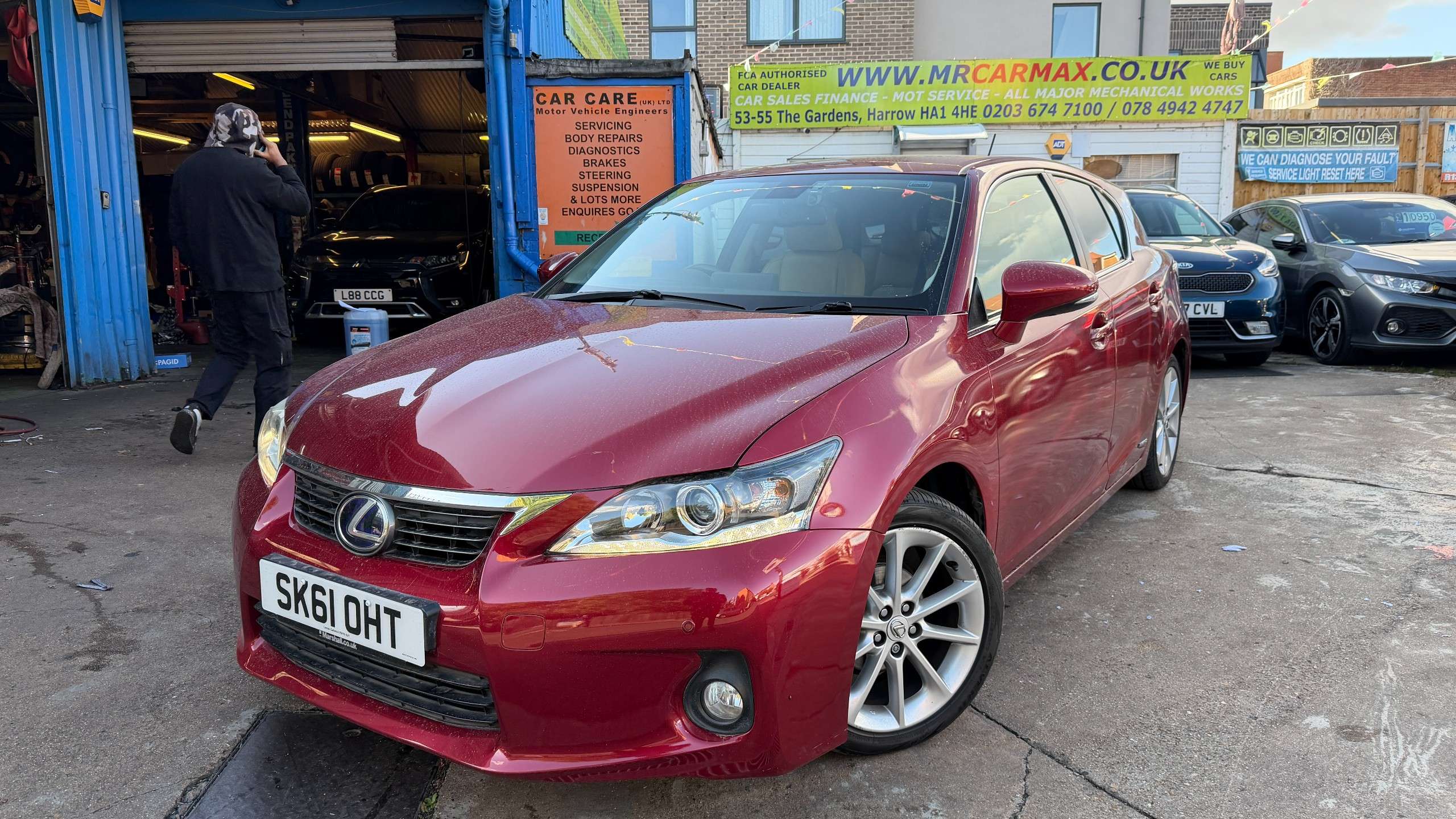 A 2011 LEXUS CT 1.8 200h SE-L Hatchback 5dr Petrol Hybrid CVT Euro 5 (s/s) (136 ps) A 2011 LEXUS CT 1.8 200h SE-L Hatchback 5dr Petrol Hybrid CVT Euro 5 (s/s) (136 ps)