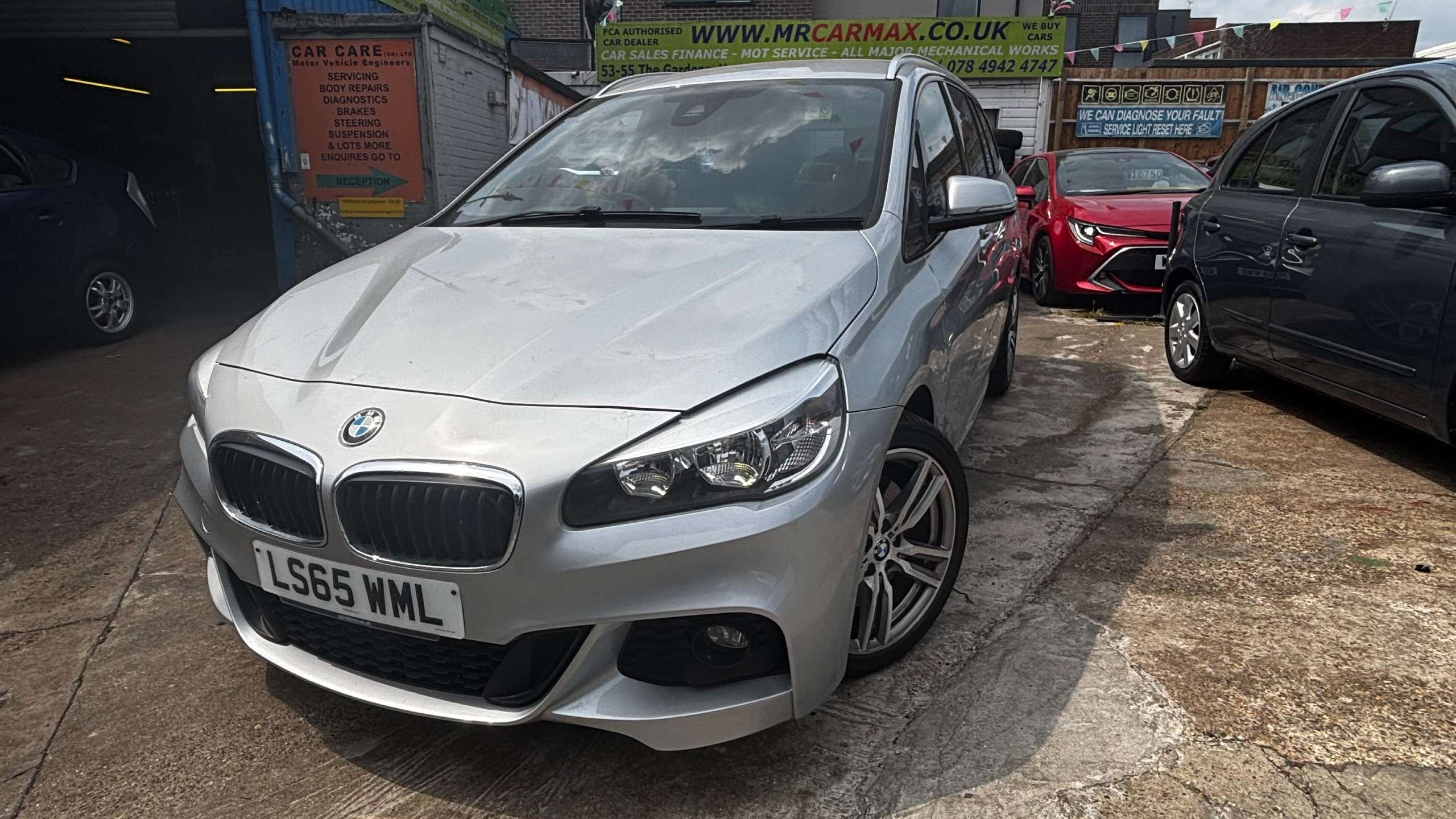 A 2015 BMW 2 SERIES GRAN TOURER 2.0 220i M Sport MPV 5dr Petrol Auto Euro 6 (s/s) (192 ps) A 2015 BMW 2 SERIES GRAN TOURER 2.0 220i M Sport MPV 5dr Petrol Auto Euro 6 (s/s) (192 ps)