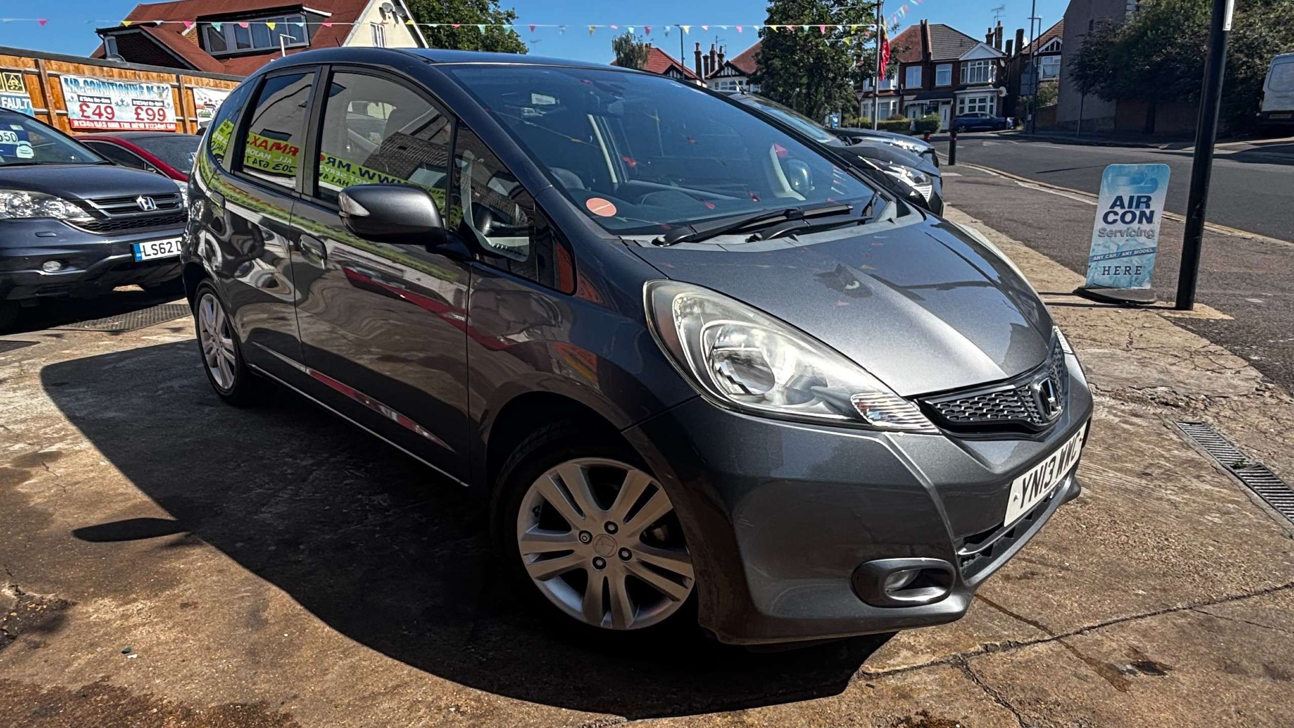 A 2013 HONDA JAZZ 1.4 i-VTEC EX Hatchback 5dr Petrol CVT Euro 5 (99 ps) A 2013 HONDA JAZZ 1.4 i-VTEC EX Hatchback 5dr Petrol CVT Euro 5 (99 ps)
