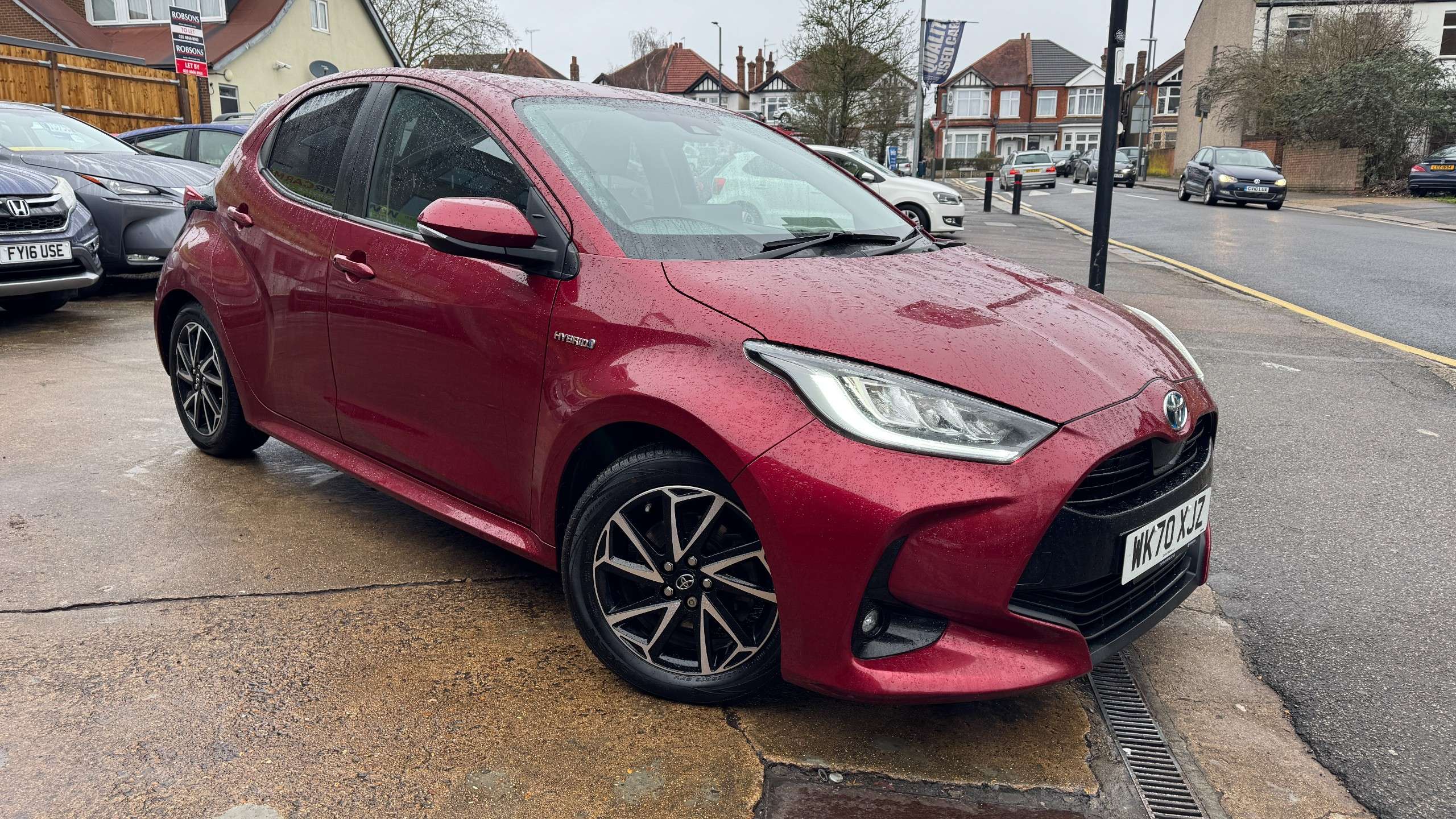 A 2020 TOYOTA YARIS 1.5 VVT-h Design Hatchback 5dr Petrol Hybrid E-CVT Euro 6 (s/s) (116 ps) A 2020 TOYOTA YARIS 1.5 VVT-h Design Hatchback 5dr Petrol Hybrid E-CVT Euro 6 (s/s) (116 ps)