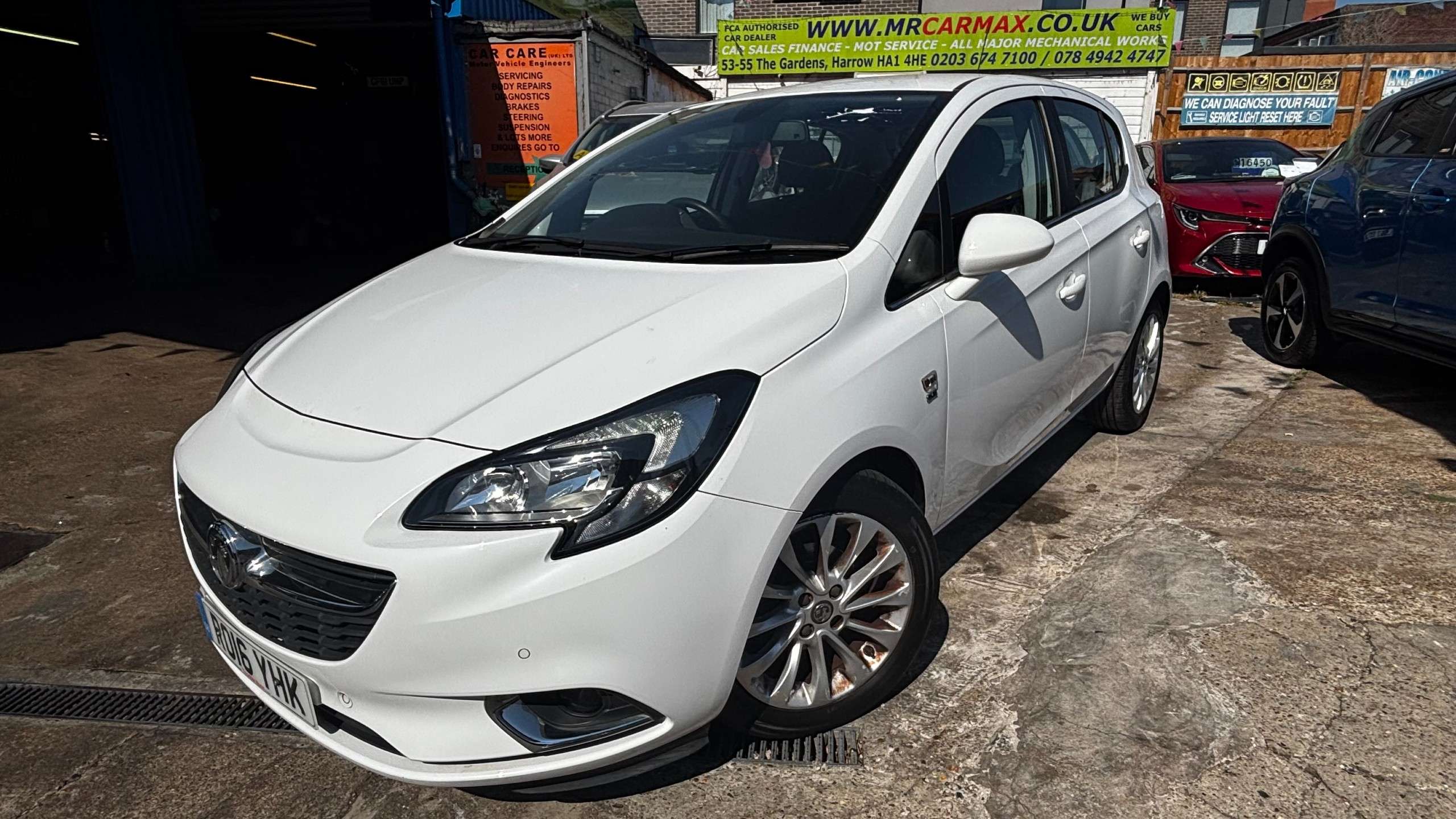 A 2016 VAUXHALL CORSA 1.4i SE Hatchback 5dr Petrol Auto Euro 6 (90 ps) A 2016 VAUXHALL CORSA 1.4i SE Hatchback 5dr Petrol Auto Euro 6 (90 ps)