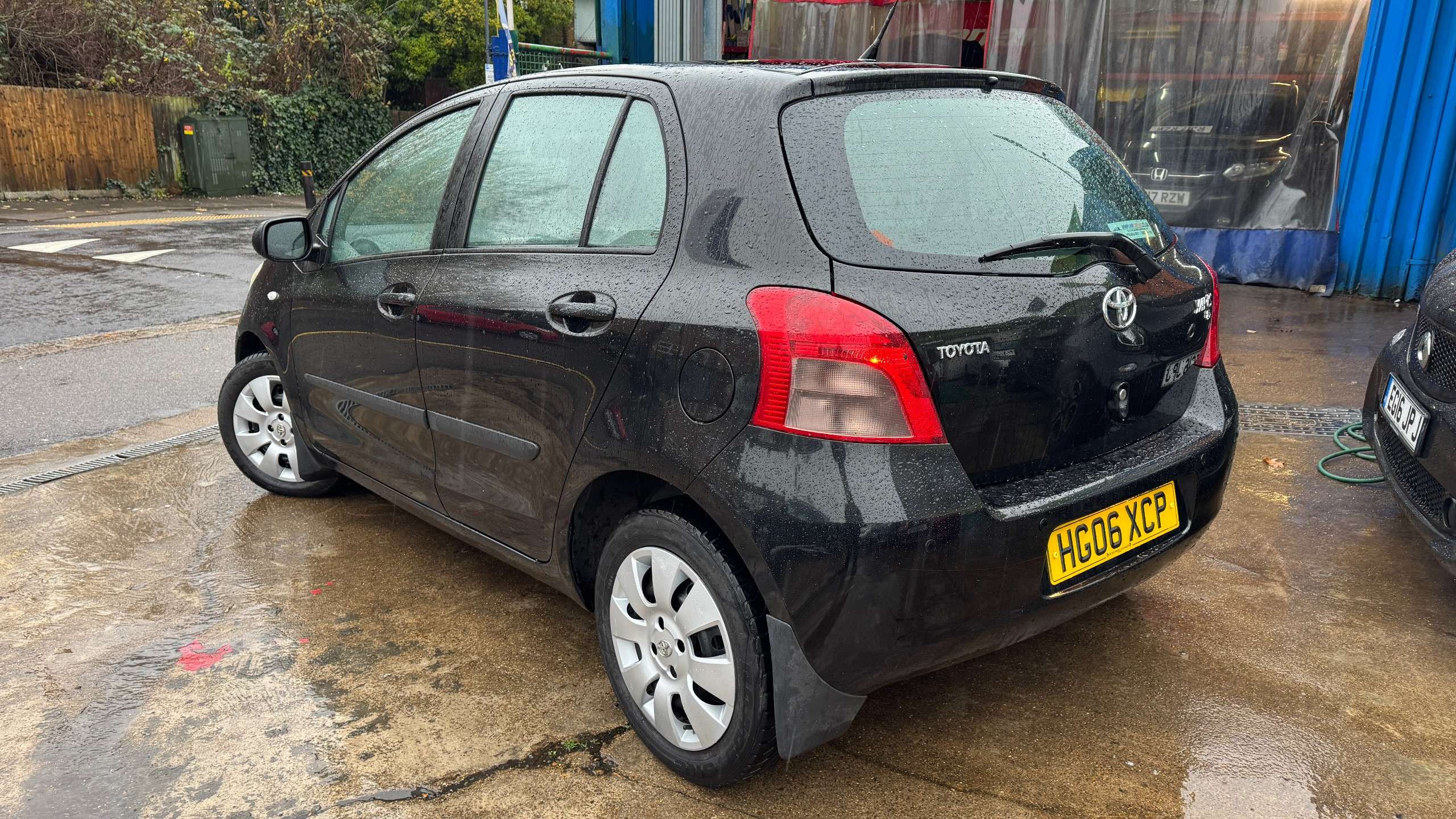 A 2006 TOYOTA YARIS 1.3 VVT-i T3 Hatchback 5dr Petrol Manual (141 g/km, 85 bhp) A 2006 TOYOTA YARIS 1.3 VVT-i T3 Hatchback 5dr Petrol Manual (141 g/km, 85 bhp)