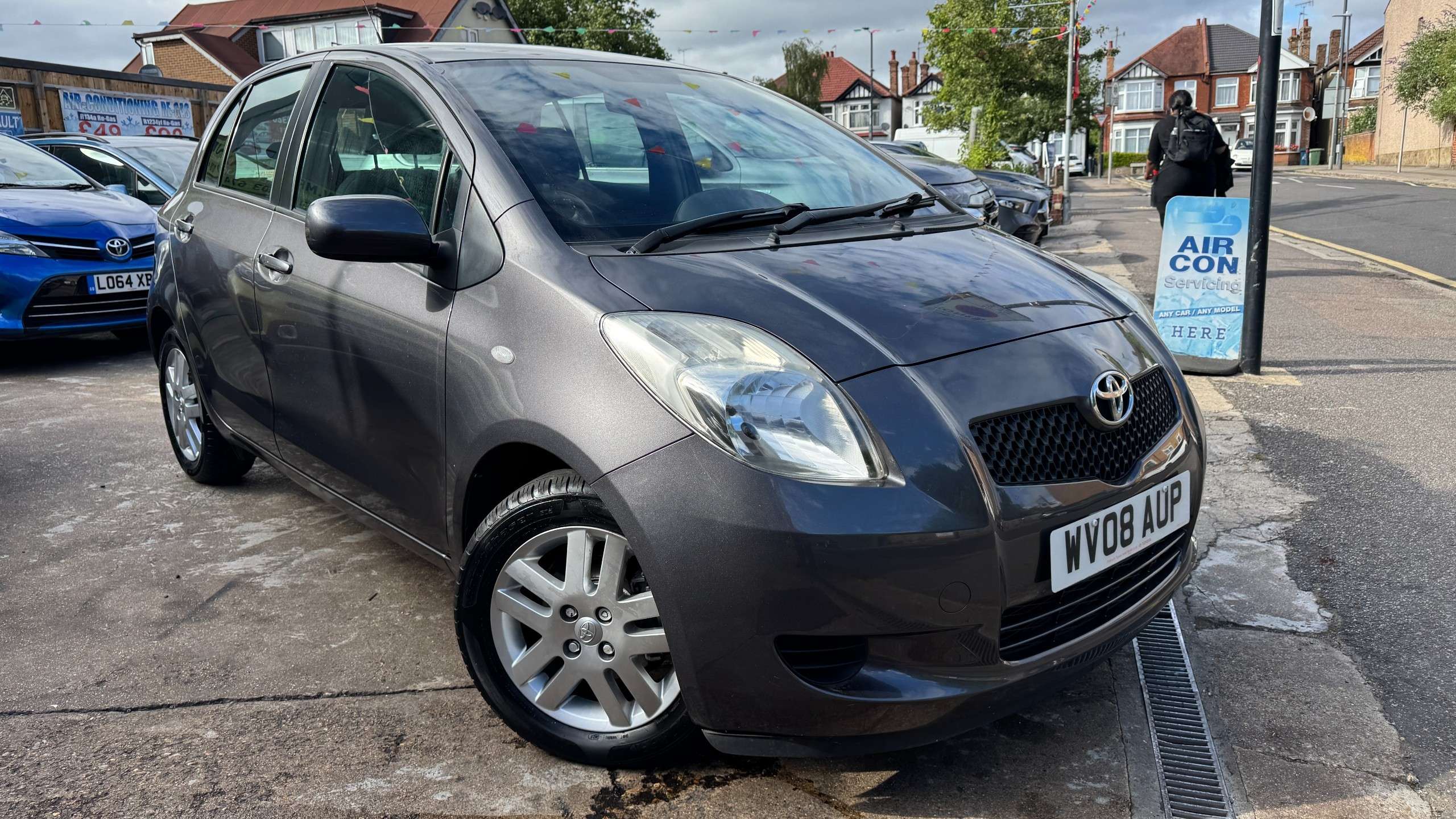 A 2008 TOYOTA YARIS 1.3 VVT-i TR Hatchback 5dr Petrol Manual (141 g/km, 85 bhp) A 2008 TOYOTA YARIS 1.3 VVT-i TR Hatchback 5dr Petrol Manual (141 g/km, 85 bhp)