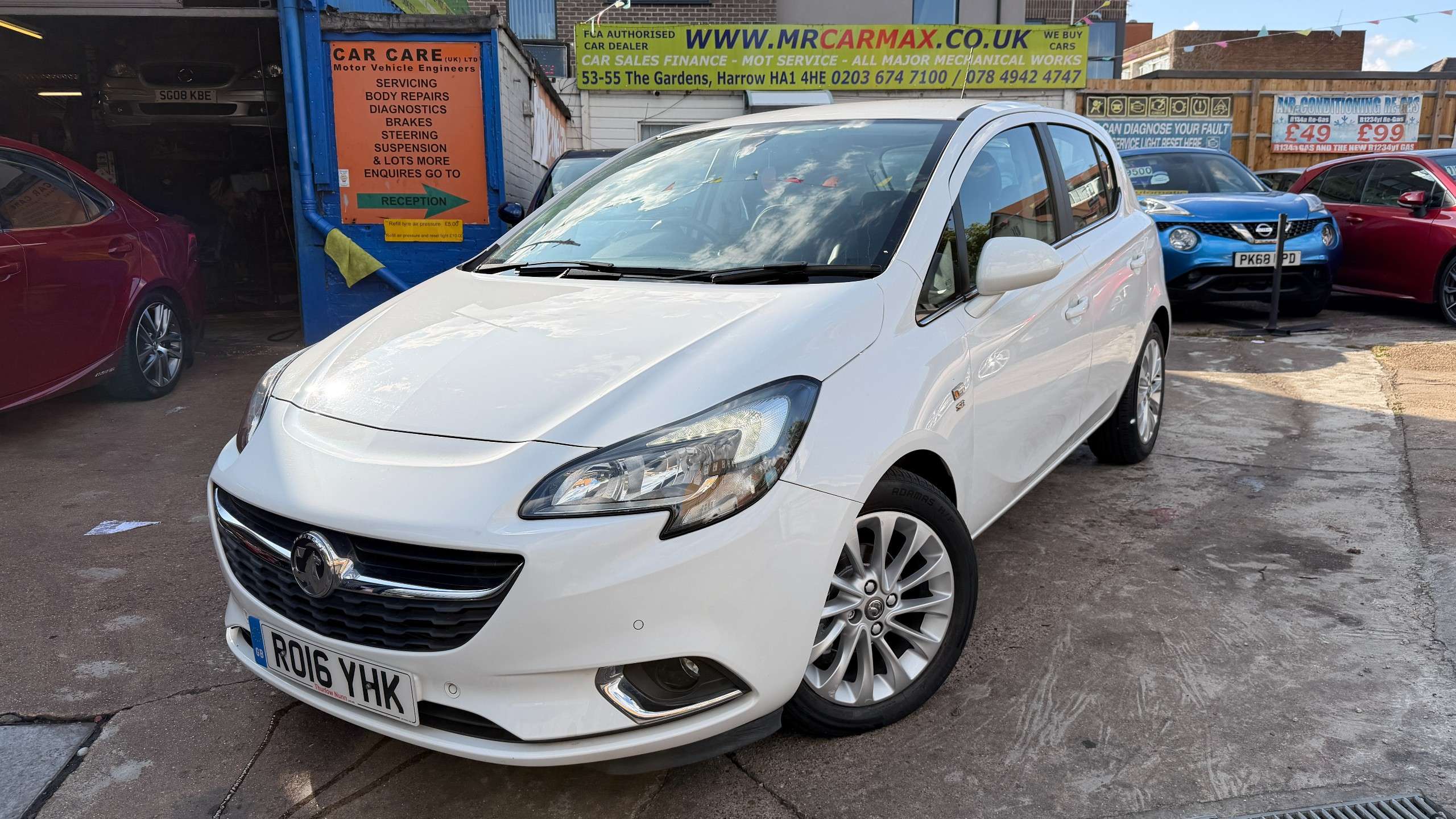 A 2016 VAUXHALL CORSA 1.4i SE Hatchback 5dr Petrol Auto Euro 6 (90 ps) A 2016 VAUXHALL CORSA 1.4i SE Hatchback 5dr Petrol Auto Euro 6 (90 ps)