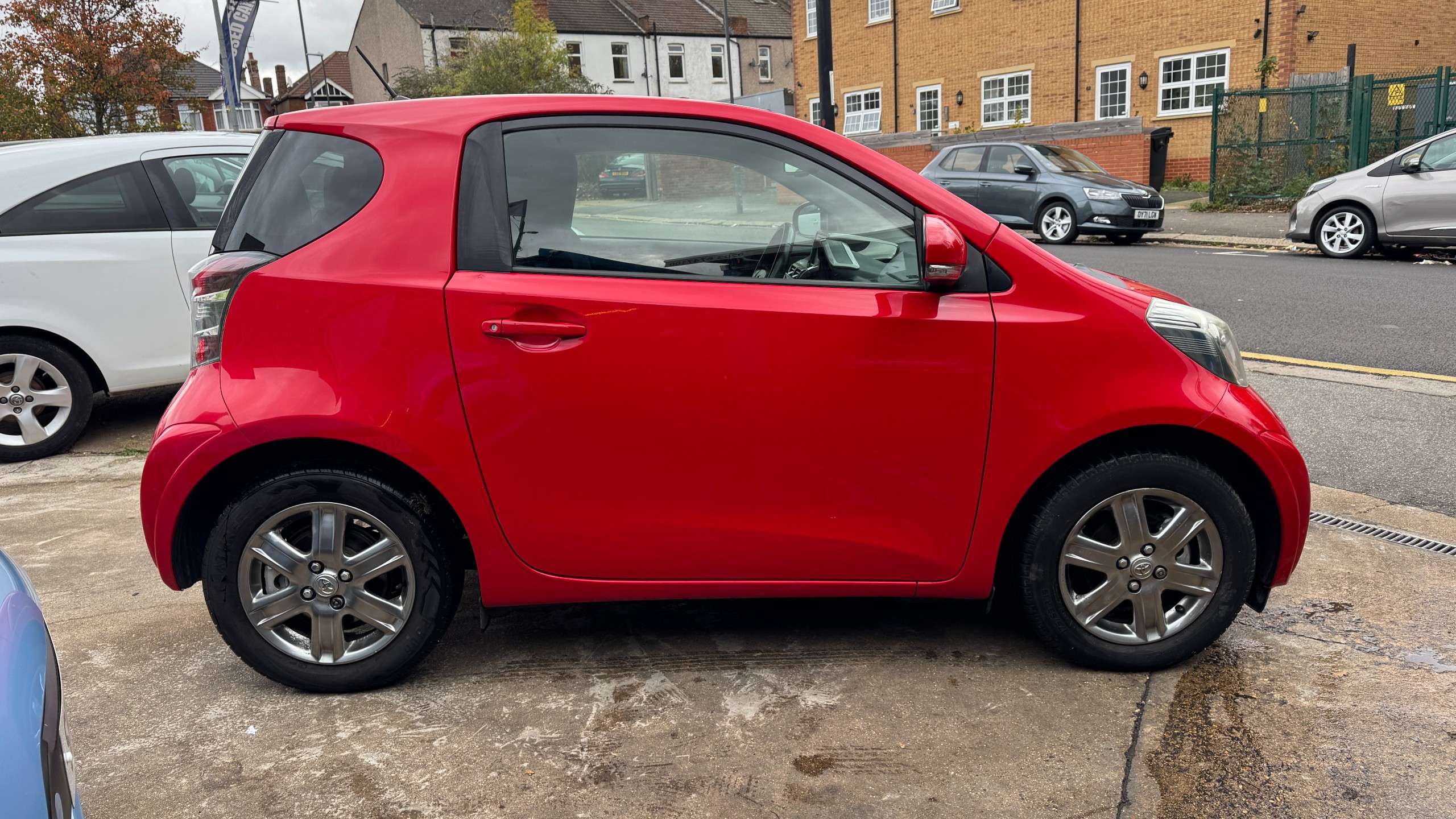 2012 TOYOTA IQ 2012 TOYOTA IQ