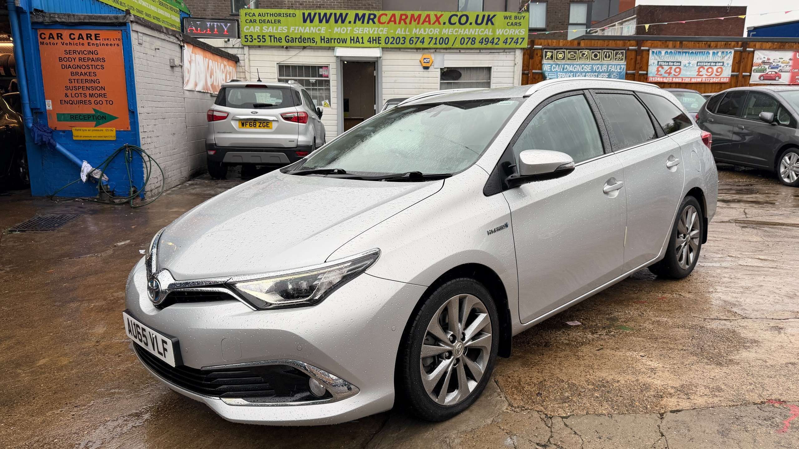 A 2015 TOYOTA AURIS 1.8 VVT-h Excel Touring Sports 5dr Petrol Hybrid CVT Euro 6 (s/s) (136 ps) A 2015 TOYOTA AURIS 1.8 VVT-h Excel Touring Sports 5dr Petrol Hybrid CVT Euro 6 (s/s) (136 ps)