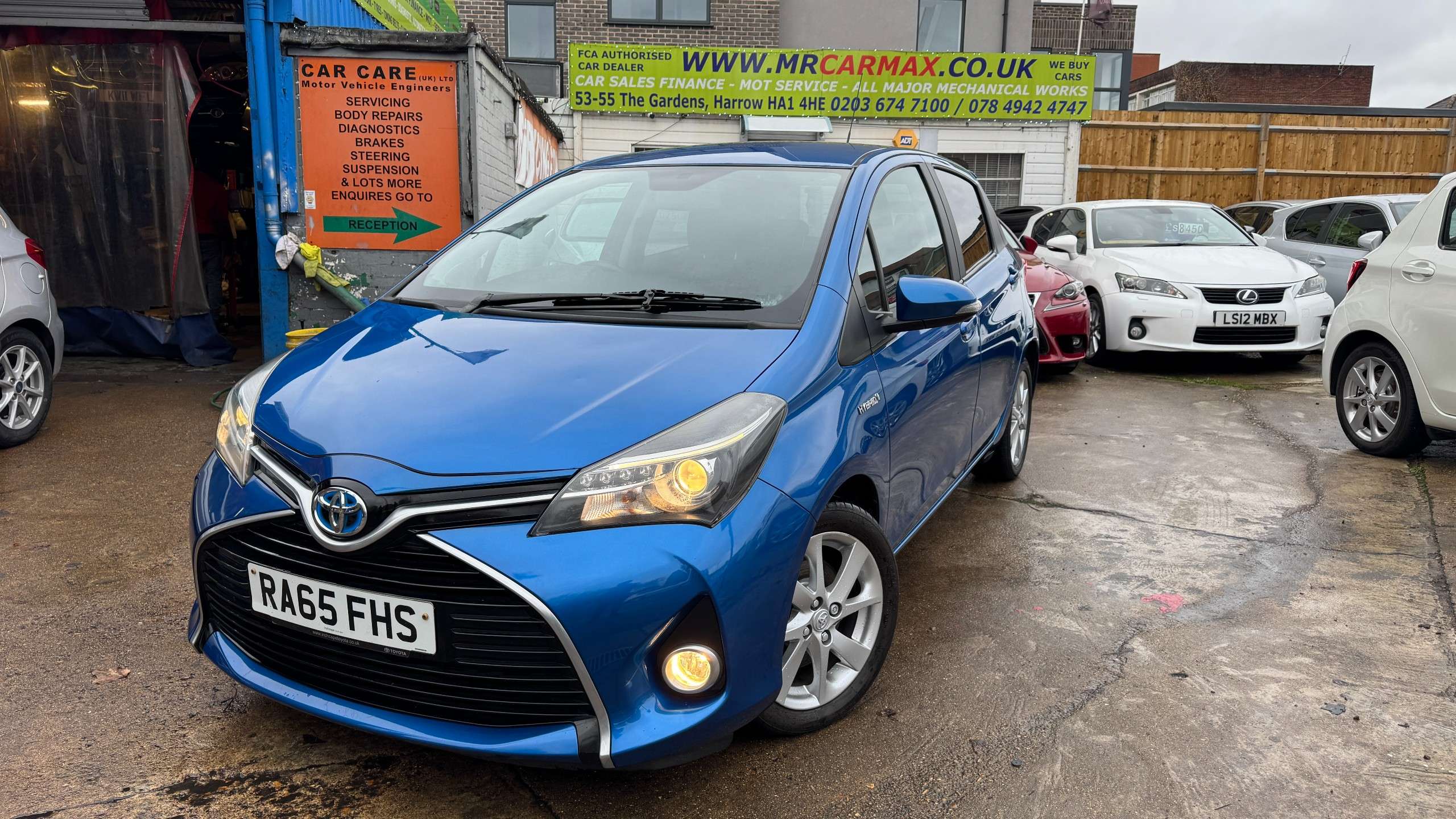 A 2015 TOYOTA YARIS 1.5 VVT-h Sport Hatchback 5dr Petrol Hybrid E-CVT Euro 6 (101 ps) A 2015 TOYOTA YARIS 1.5 VVT-h Sport Hatchback 5dr Petrol Hybrid E-CVT Euro 6 (101 ps)