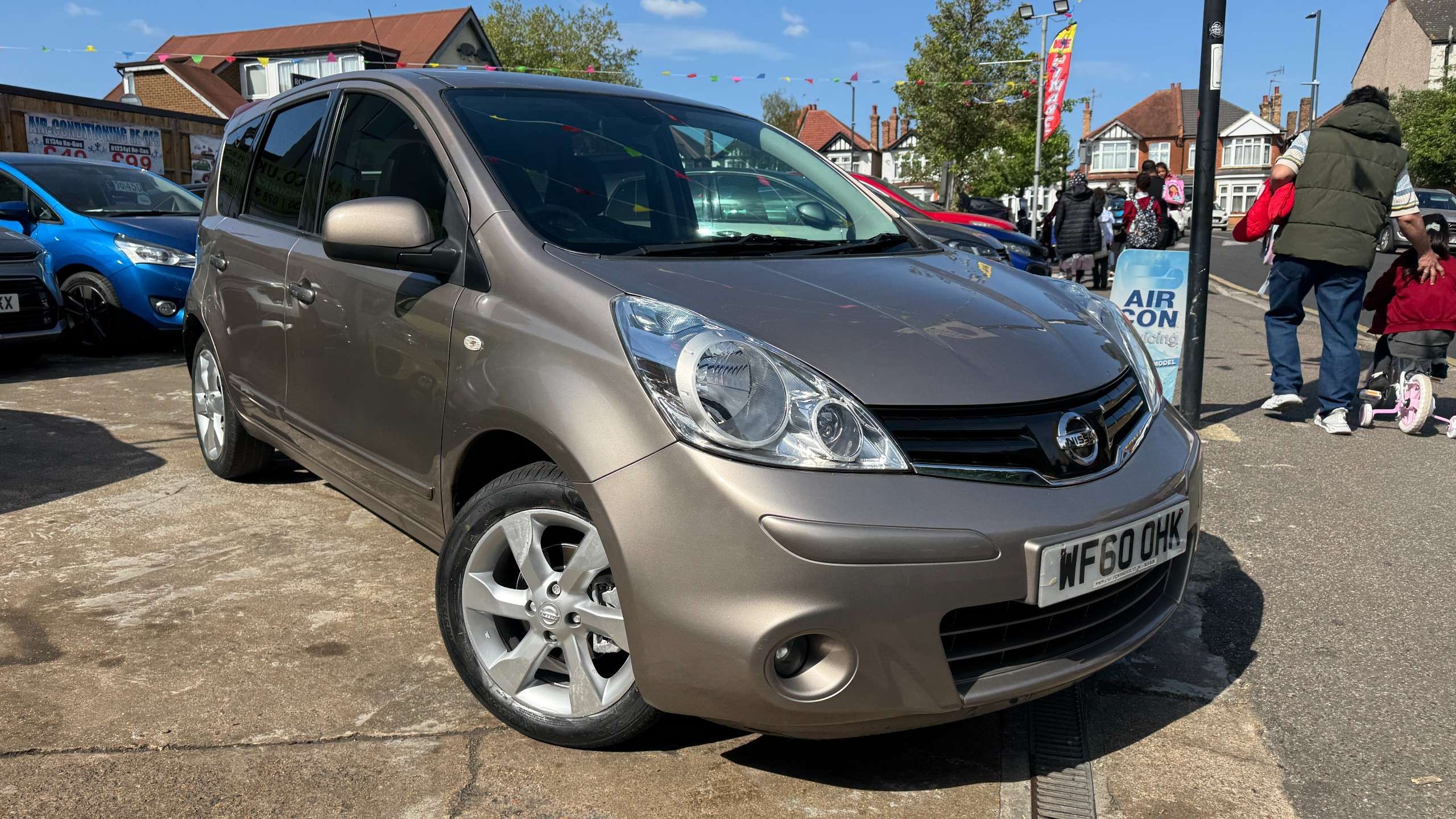 A 2011 NISSAN NOTE 1.6 16V Tekna Hatchback 5dr Petrol Auto Euro 5 (110 ps) A 2011 NISSAN NOTE 1.6 16V Tekna Hatchback 5dr Petrol Auto Euro 5 (110 ps)