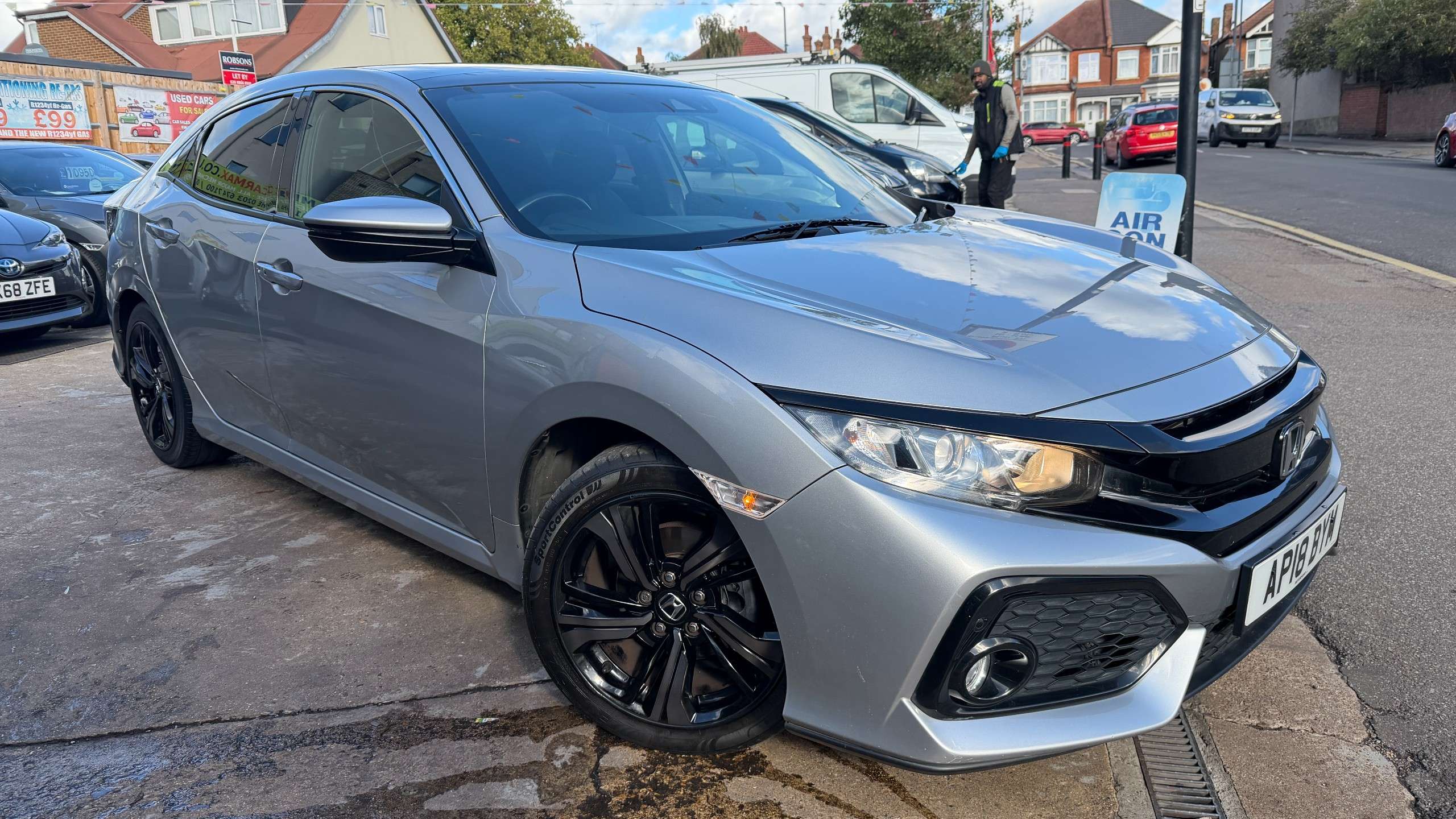 A 2018 HONDA CIVIC 1.0 VTEC Turbo EX Hatchback 5dr Petrol CVT Euro 6 (s/s) (126 ps) A 2018 HONDA CIVIC 1.0 VTEC Turbo EX Hatchback 5dr Petrol CVT Euro 6 (s/s) (126 ps)