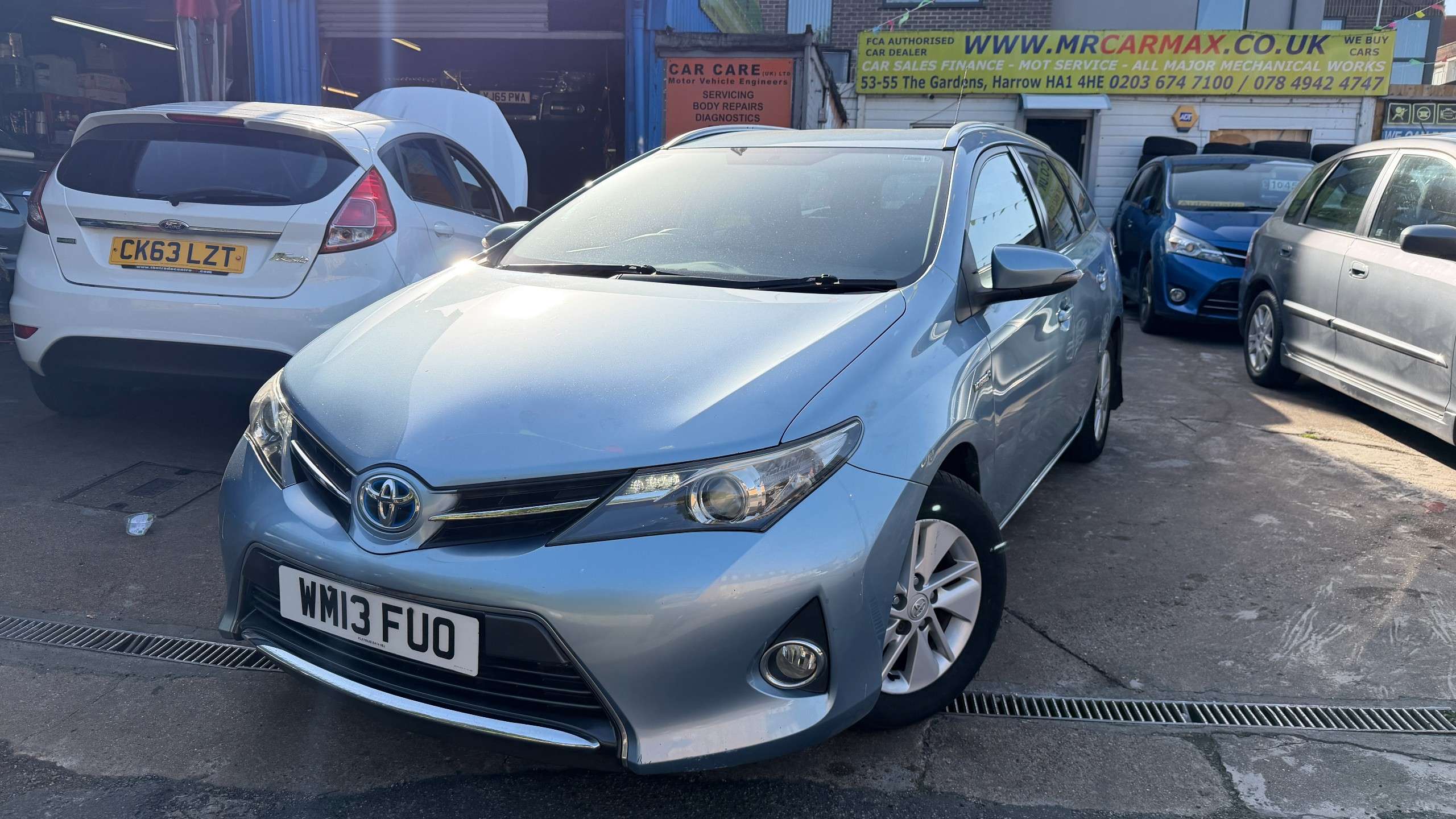 A 2013 TOYOTA AURIS 1.8 VVT-h Excel Touring Sports 5dr Petrol Hybrid CVT Euro 5 (s/s) (136 ps) A 2013 TOYOTA AURIS 1.8 VVT-h Excel Touring Sports 5dr Petrol Hybrid CVT Euro 5 (s/s) (136 ps)