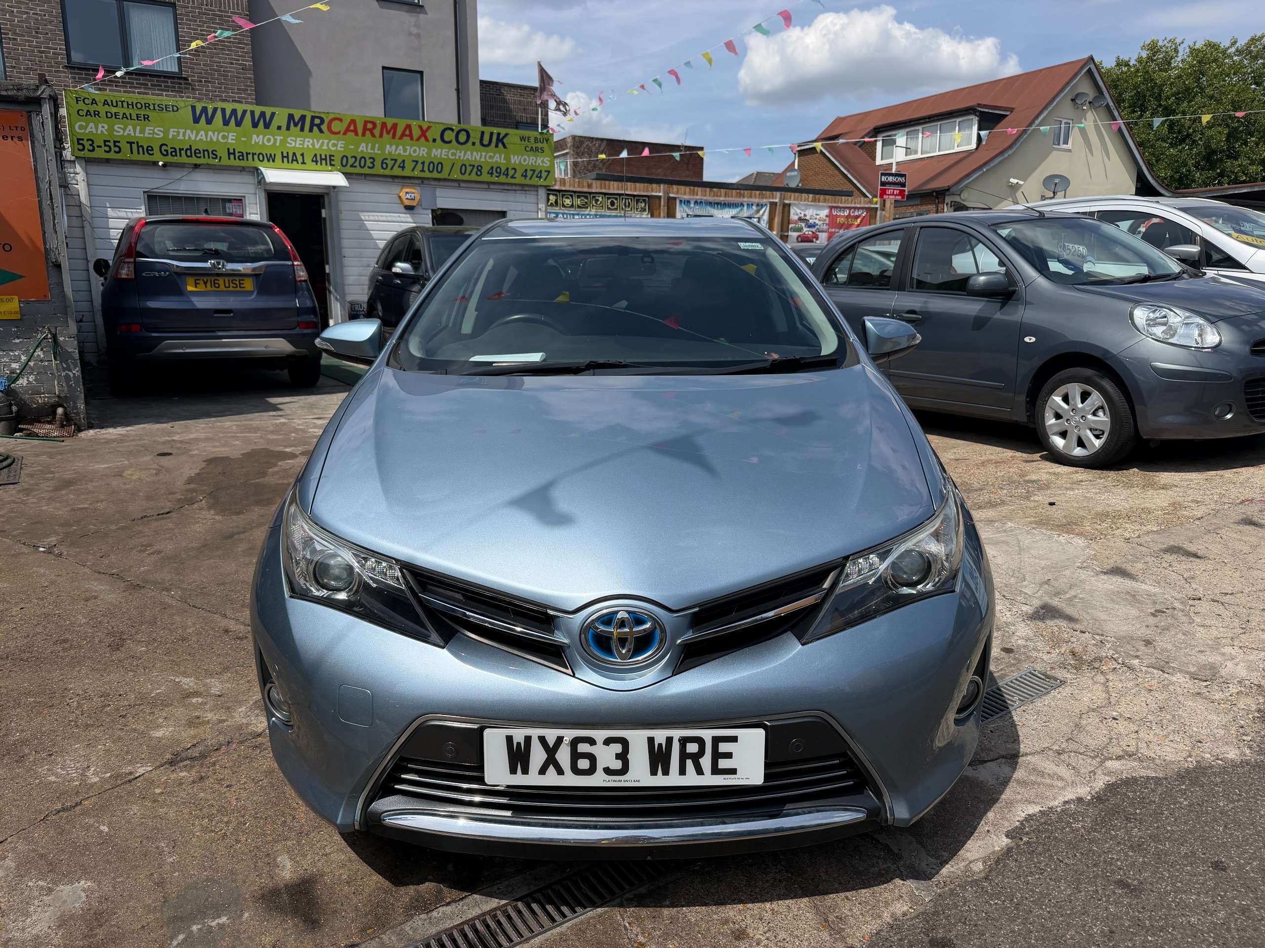 A 2013 TOYOTA AURIS 1.8 VVT-h Excel Hatchback 5dr Petrol Hybrid CVT Euro 5 (s/s) (136 ps) A 2013 TOYOTA AURIS 1.8 VVT-h Excel Hatchback 5dr Petrol Hybrid CVT Euro 5 (s/s) (136 ps)