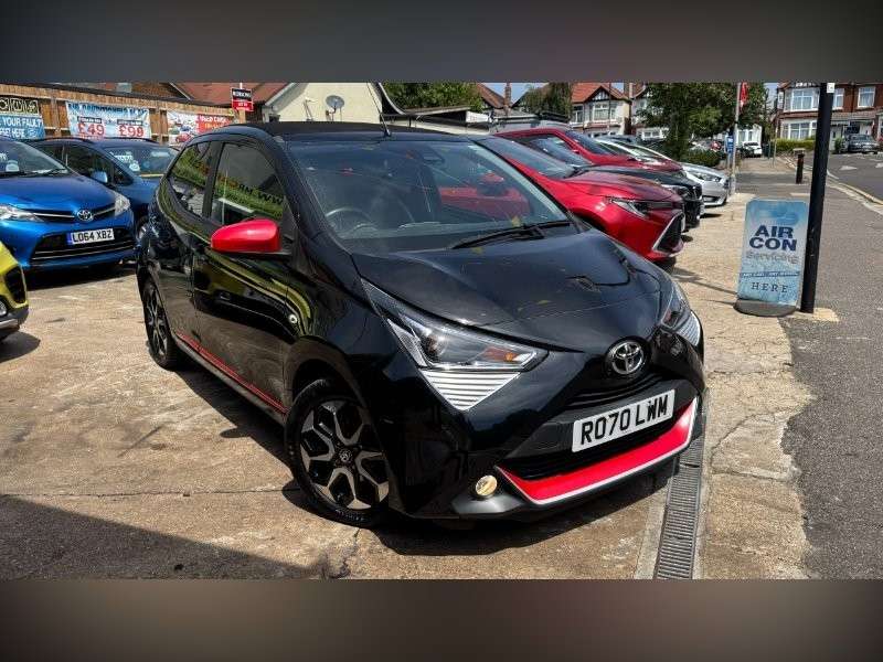A 2020 TOYOTA AYGO 1.0 VVT-i x-trend Hatchback 5dr Petrol x-shift Euro 6 (Safety Sense) (71 ps) A 2020 TOYOTA AYGO 1.0 VVT-i x-trend Hatchback 5dr Petrol x-shift Euro 6 (Safety Sense) (71 ps)