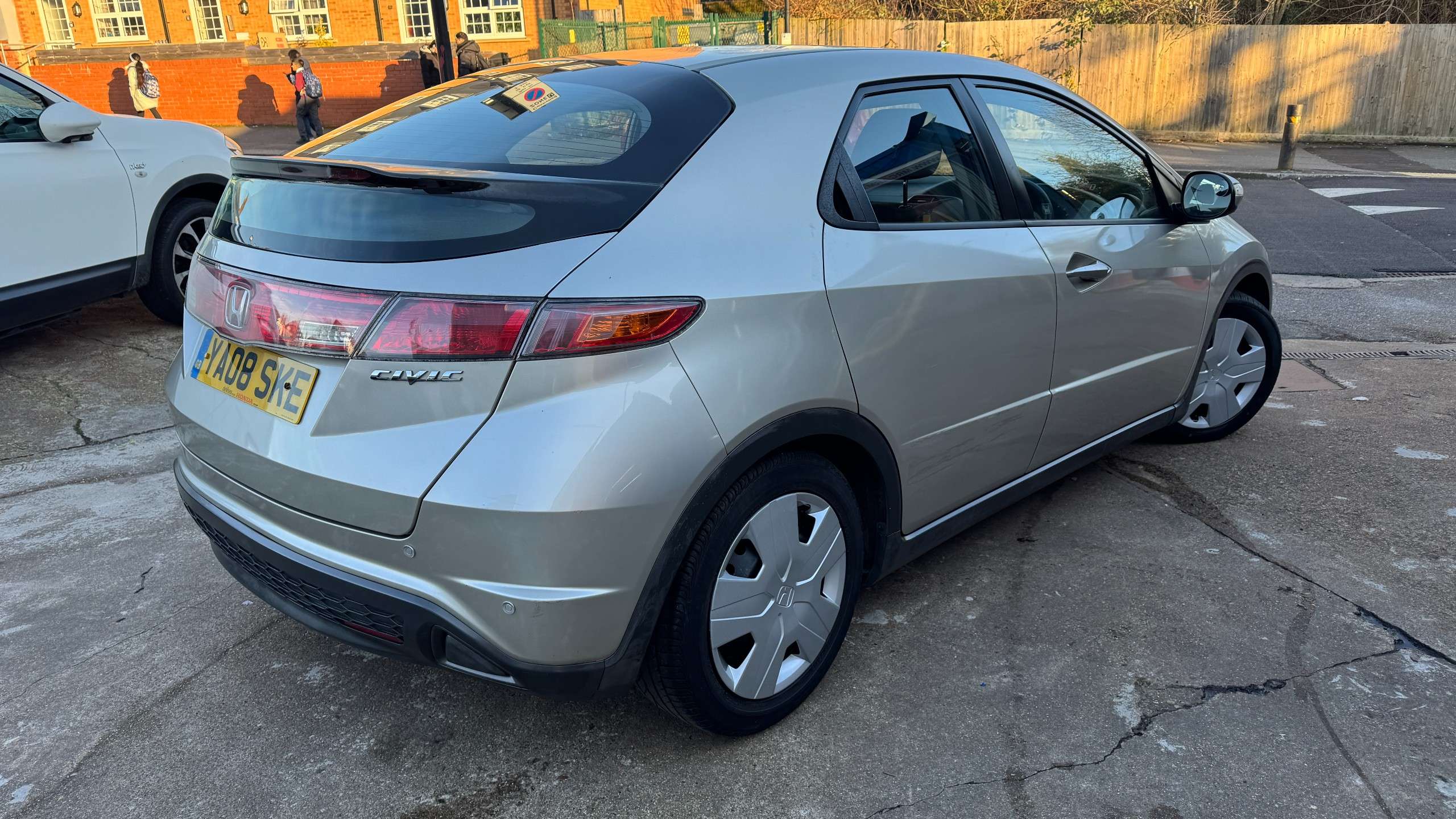 A 2008 HONDA CIVIC 1.4 i-DSI SE Hatchback 5dr Petrol i-Shift (139 g/km, 82 bhp) A 2008 HONDA CIVIC 1.4 i-DSI SE Hatchback 5dr Petrol i-Shift (139 g/km, 82 bhp)