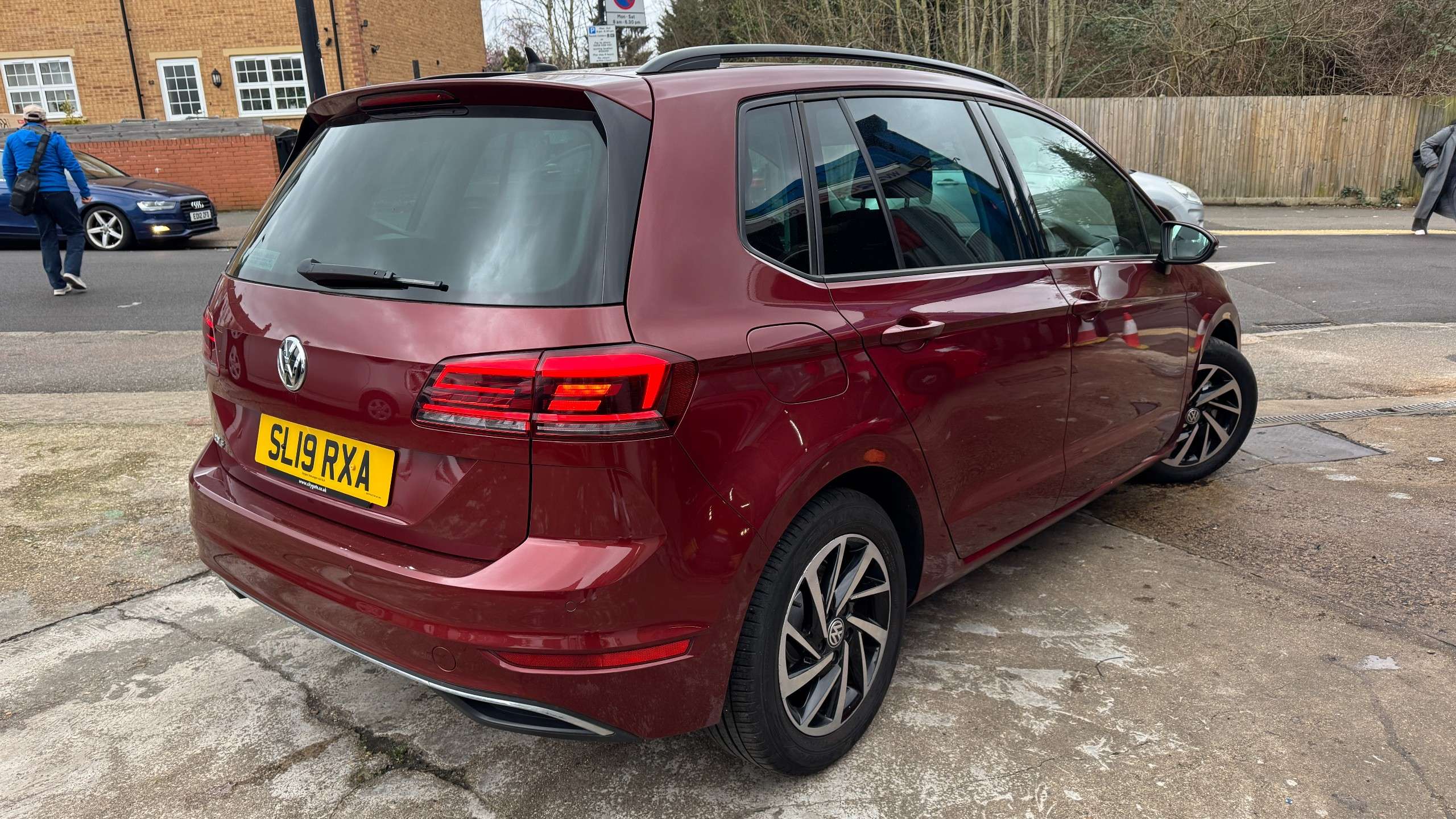 A 2019 VOLKSWAGEN GOLF SV 1.5 TSI EVO Match MPV 5dr Petrol DSG Euro 6 (s/s) (130 ps) A 2019 VOLKSWAGEN GOLF SV 1.5 TSI EVO Match MPV 5dr Petrol DSG Euro 6 (s/s) (130 ps)