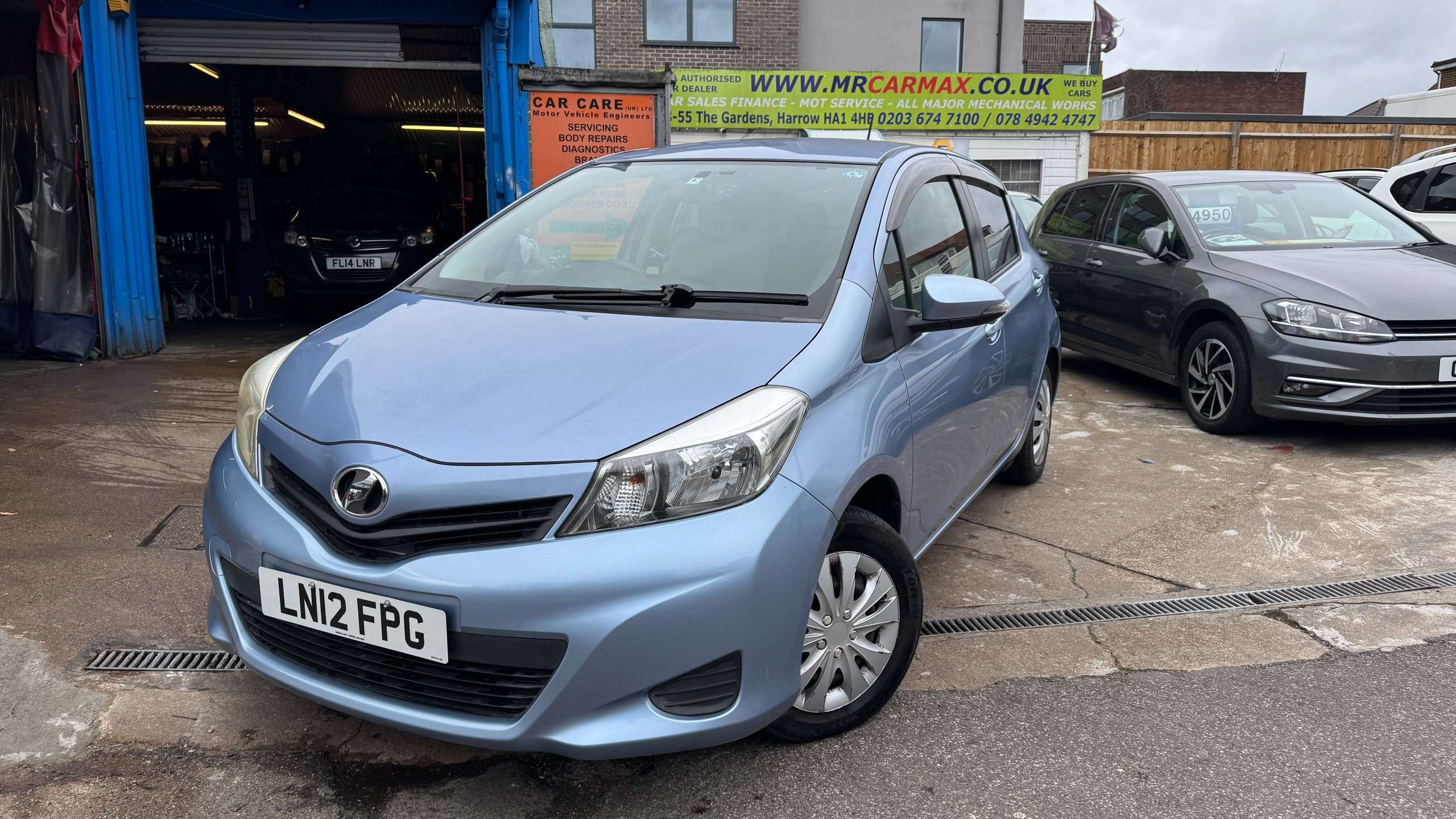 A 2012 TOYOTA VITZ A 2012 TOYOTA VITZ