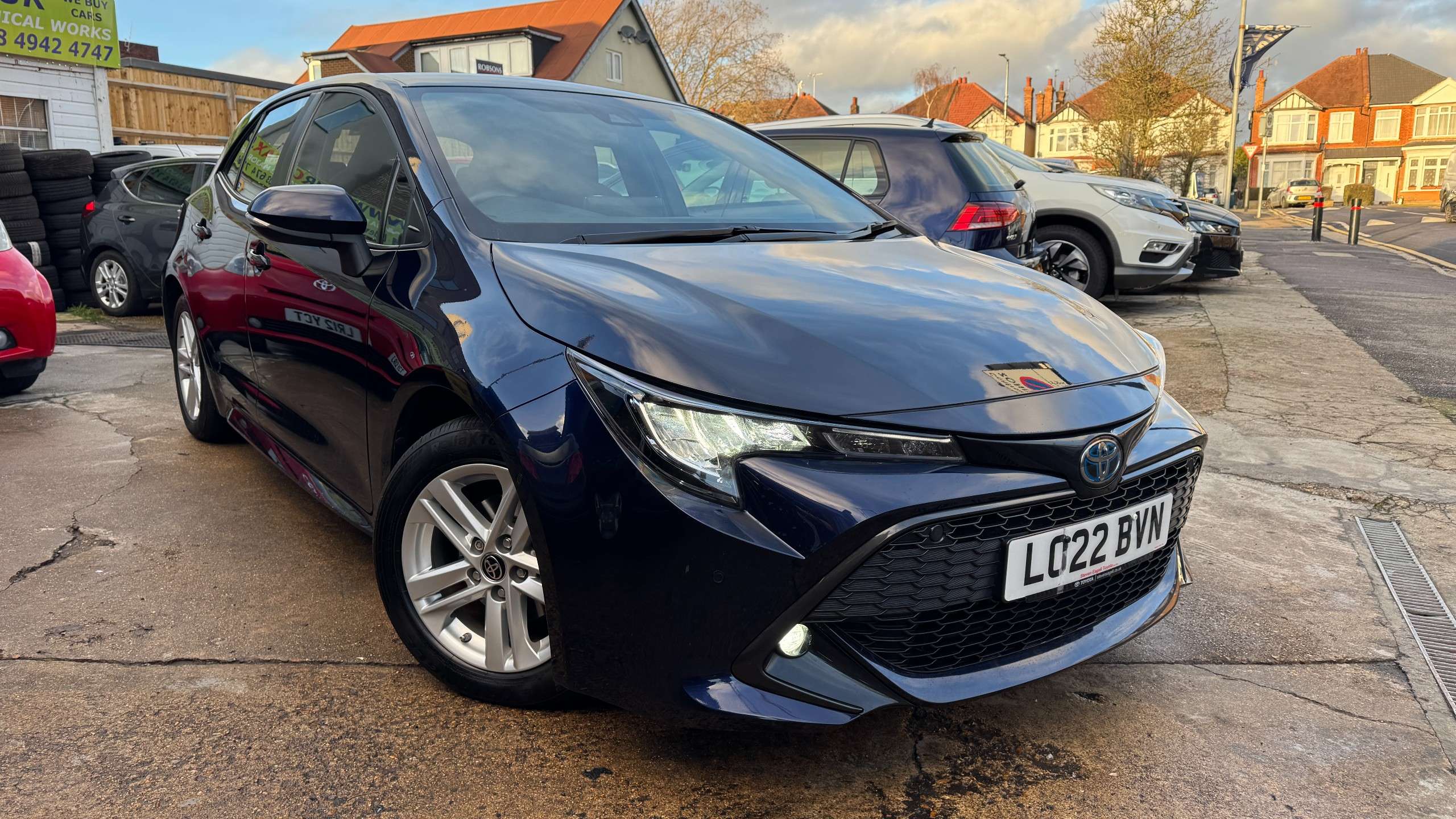 A 2022 TOYOTA COROLLA 1.8 VVT-h GPF Icon Tech Hatchback 5dr Petrol Hybrid CVT Euro 6 (s/s) (122 ps) A 2022 TOYOTA COROLLA 1.8 VVT-h GPF Icon Tech Hatchback 5dr Petrol Hybrid CVT Euro 6 (s/s) (122 ps)