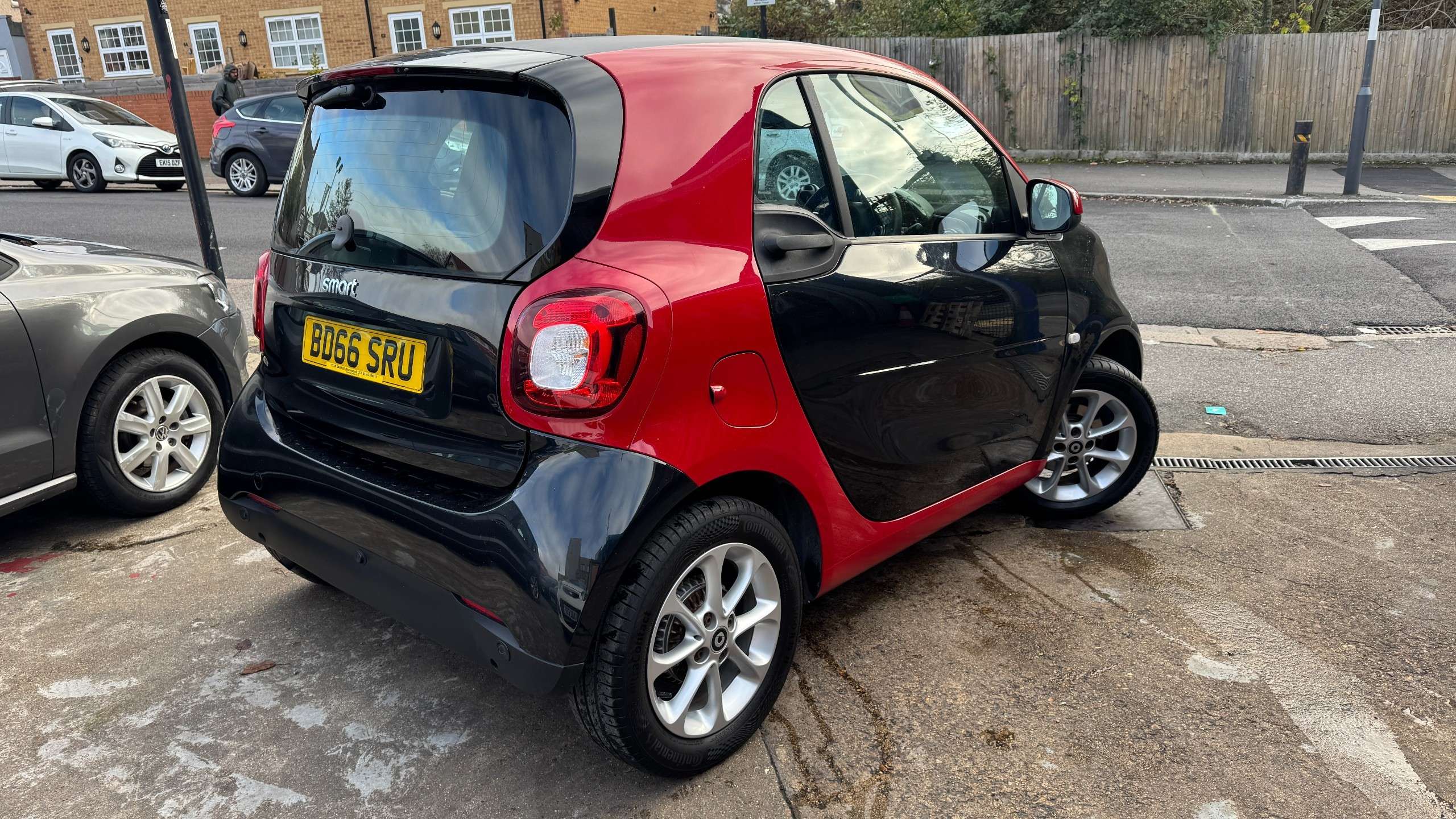 A 2016 SMART FORTWO 1.0 Passion (Premium) Coupe 2dr Petrol Twinamic Euro 6 (s/s) (71 ps) A 2016 SMART FORTWO 1.0 Passion (Premium) Coupe 2dr Petrol Twinamic Euro 6 (s/s) (71 ps)