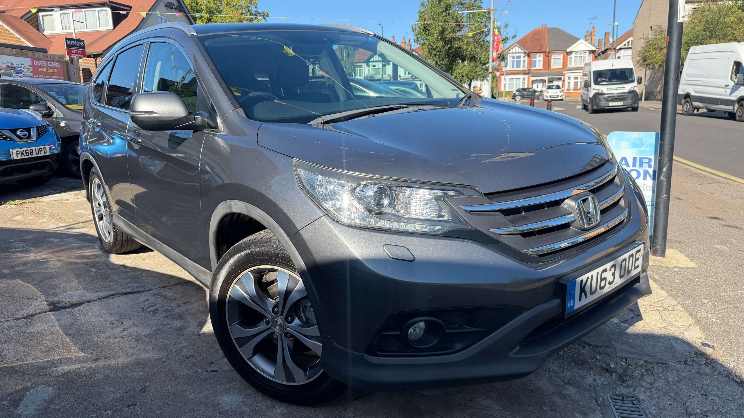 A 2014 HONDA CR-V 2.0 i-VTEC EX SUV 5dr Petrol Auto 4WD Euro 5 (155 ps) A 2014 HONDA CR-V 2.0 i-VTEC EX SUV 5dr Petrol Auto 4WD Euro 5 (155 ps)