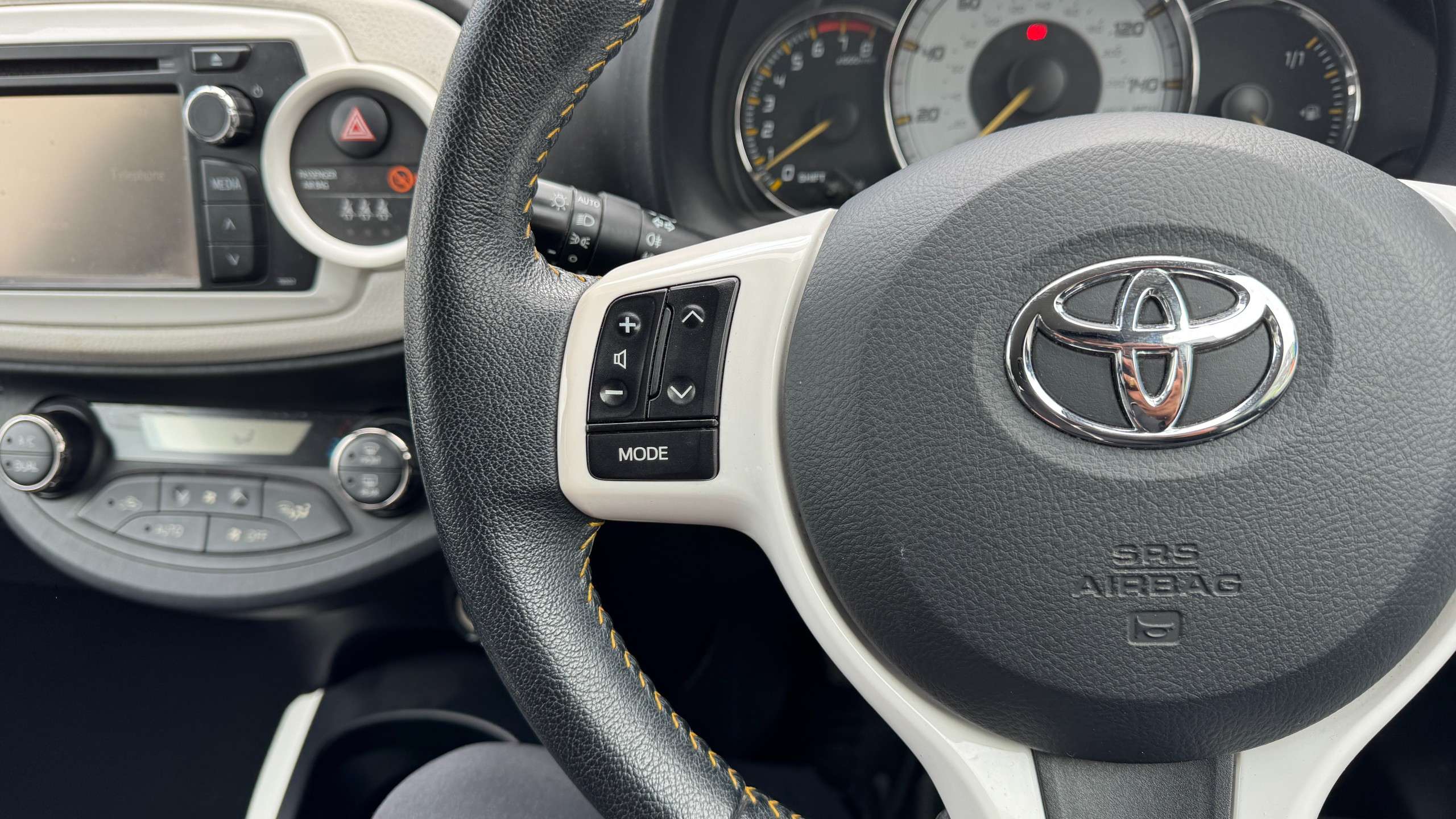 2014 TOYOTA YARIS 2014 TOYOTA YARIS