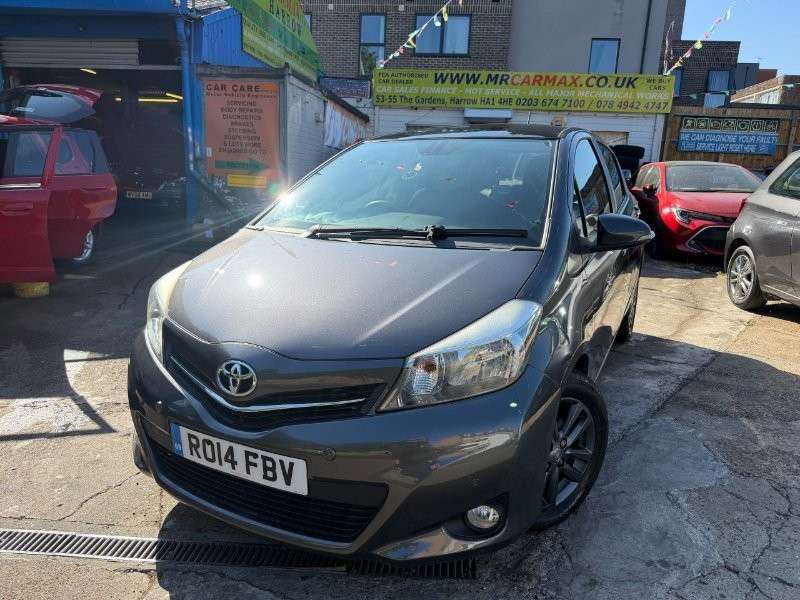 A 2014 TOYOTA YARIS 1.33 Dual VVT-i Icon Plus Hatchback 5dr Petrol Multidrive S Euro 5 (99 ps) A 2014 TOYOTA YARIS 1.33 Dual VVT-i Icon Plus Hatchback 5dr Petrol Multidrive S Euro 5 (99 ps)