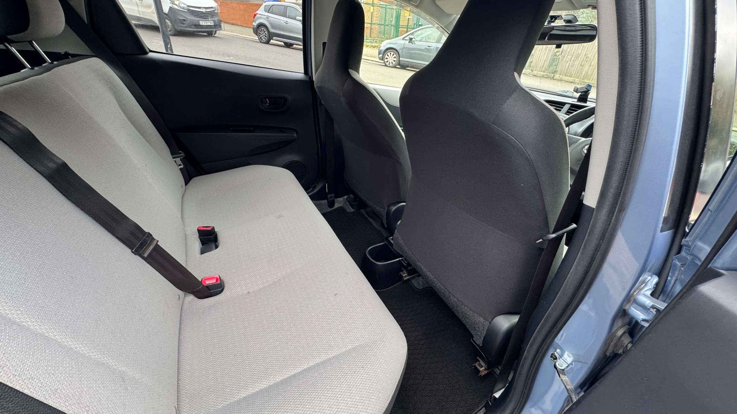 2012 TOYOTA VITZ 2012 TOYOTA VITZ