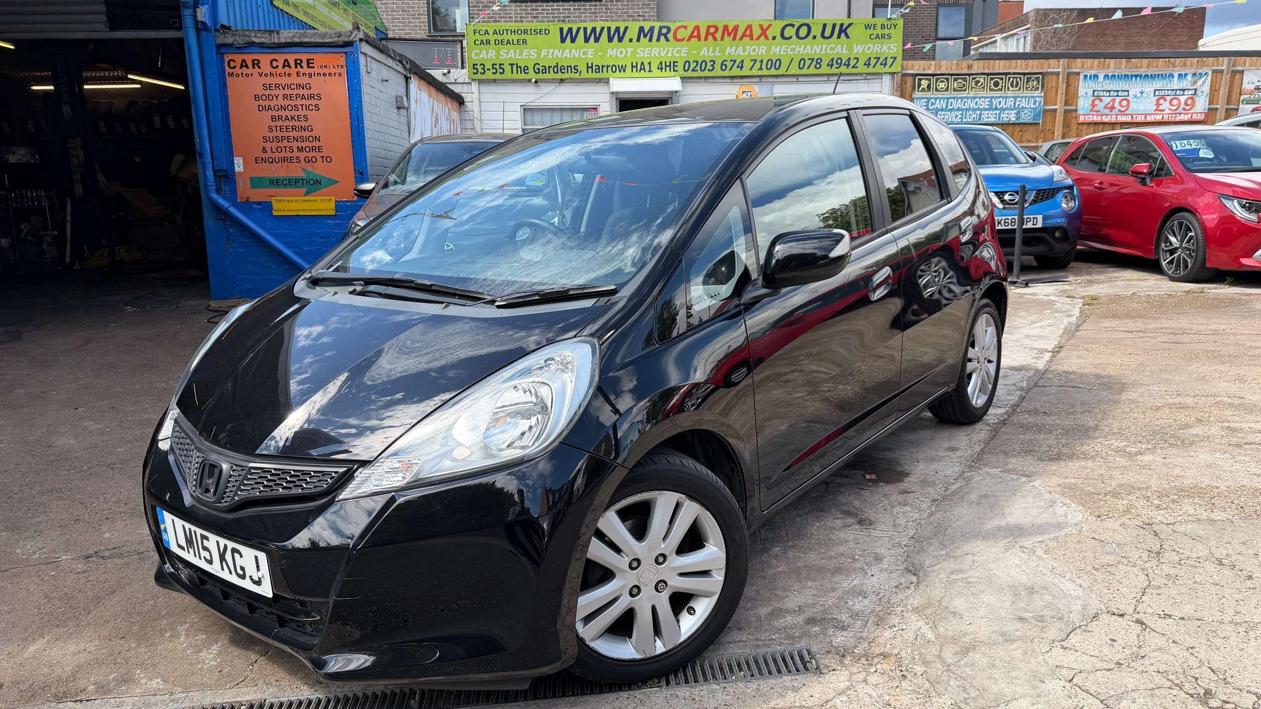 A 2015 HONDA JAZZ 1.4 i-VTEC ES Plus Hatchback 5dr Petrol CVT Euro 5 (99 ps) A 2015 HONDA JAZZ 1.4 i-VTEC ES Plus Hatchback 5dr Petrol CVT Euro 5 (99 ps)
