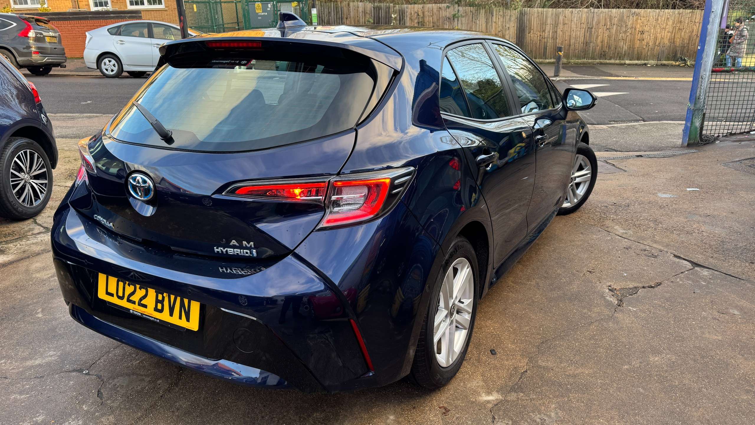 A 2022 TOYOTA COROLLA 1.8 VVT-h GPF Icon Tech Hatchback 5dr Petrol Hybrid CVT Euro 6 (s/s) (122 ps) A 2022 TOYOTA COROLLA 1.8 VVT-h GPF Icon Tech Hatchback 5dr Petrol Hybrid CVT Euro 6 (s/s) (122 ps)