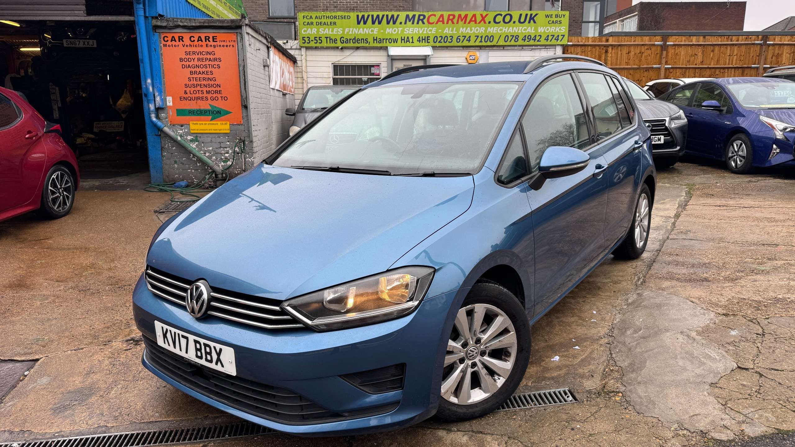 A 2017 VOLKSWAGEN GOLF SV 1.4 TSI BlueMotion Tech SE MPV 5dr Petrol DSG Euro 6 (s/s) (125 ps) A 2017 VOLKSWAGEN GOLF SV 1.4 TSI BlueMotion Tech SE MPV 5dr Petrol DSG Euro 6 (s/s) (125 ps)