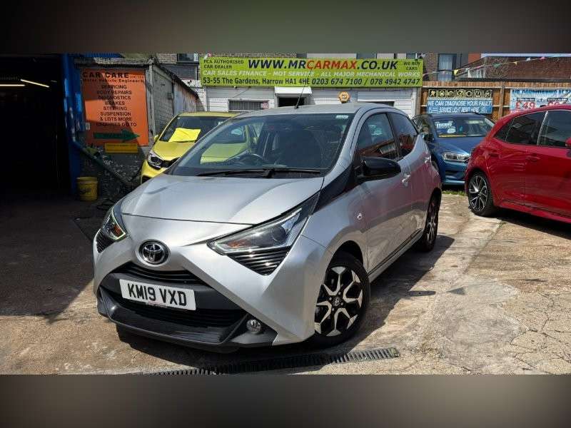 A 2019 TOYOTA AYGO 1.0 VVT-i x-trend Hatchback 5dr Petrol Manual Euro 6 (71 ps) A 2019 TOYOTA AYGO 1.0 VVT-i x-trend Hatchback 5dr Petrol Manual Euro 6 (71 ps)
