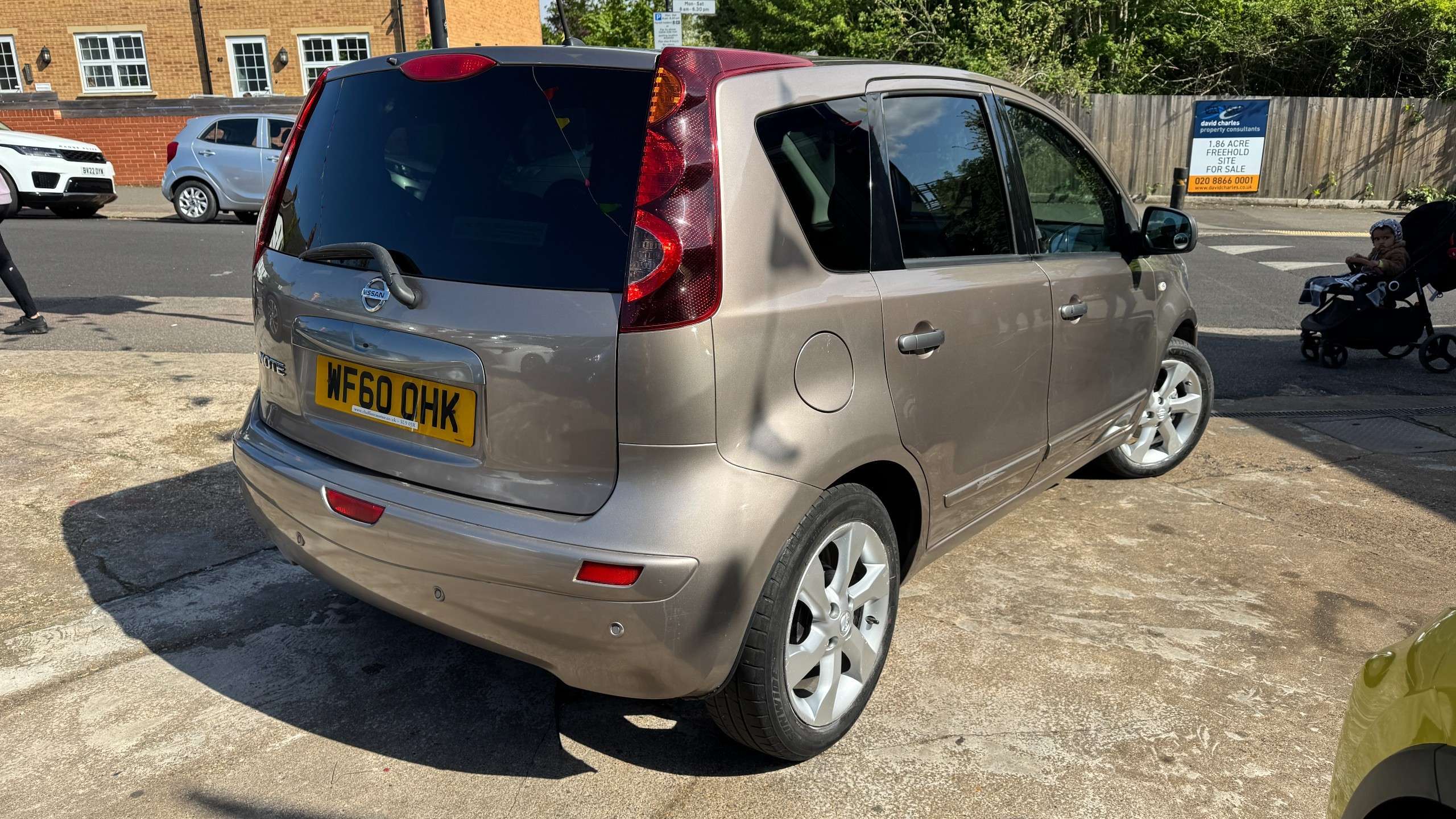 A 2011 NISSAN NOTE 1.6 16V Tekna Hatchback 5dr Petrol Auto Euro 5 (110 ps) A 2011 NISSAN NOTE 1.6 16V Tekna Hatchback 5dr Petrol Auto Euro 5 (110 ps)