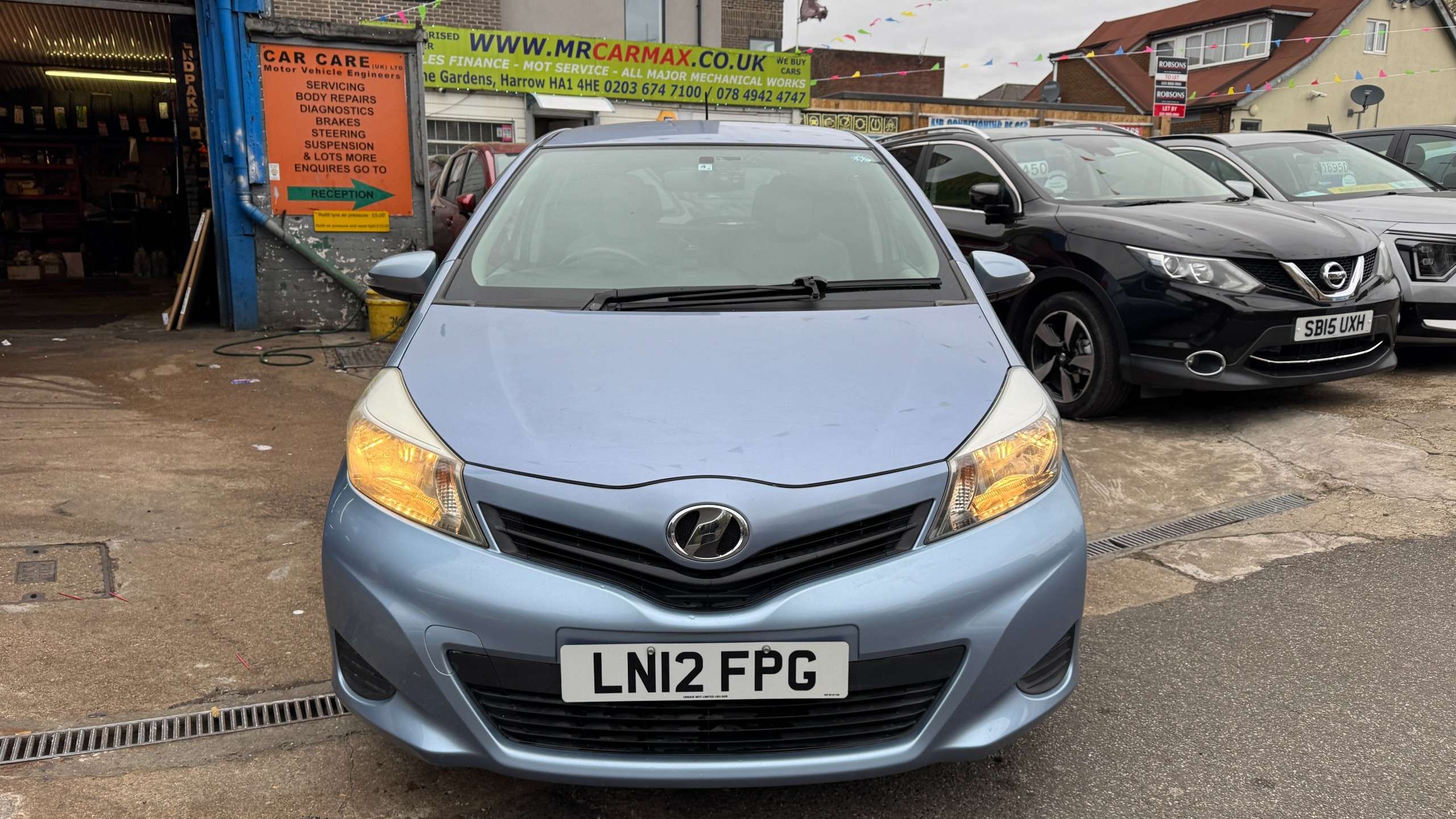 A 2012 TOYOTA VITZ A 2012 TOYOTA VITZ