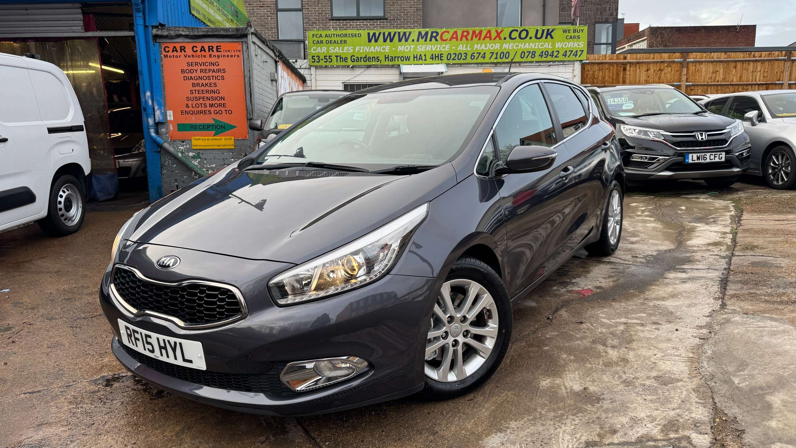 A 2015 KIA CEED 1.6 GDi 3 Hatchback 5dr Petrol DCT Euro 5 (133 bhp) A 2015 KIA CEED 1.6 GDi 3 Hatchback 5dr Petrol DCT Euro 5 (133 bhp)
