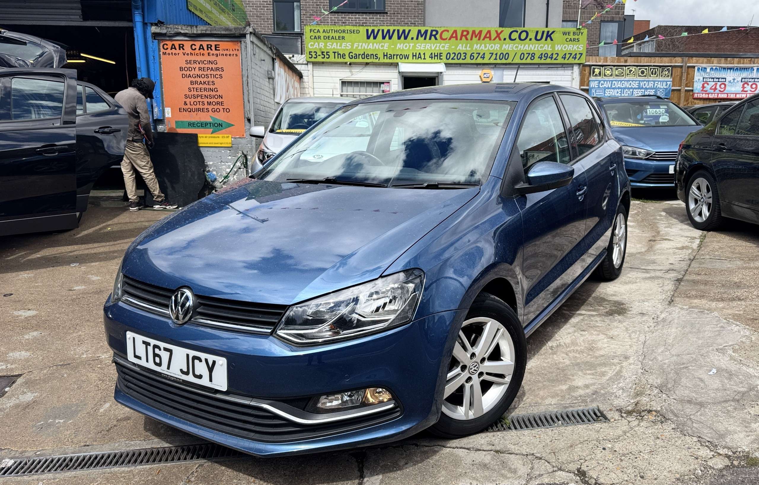 A 2017 VOLKSWAGEN POLO 1.2 TSI Match Edition Hatchback 5dr Petrol DSG Euro 6 (s/s) (90 ps) A 2017 VOLKSWAGEN POLO 1.2 TSI Match Edition Hatchback 5dr Petrol DSG Euro 6 (s/s) (90 ps)