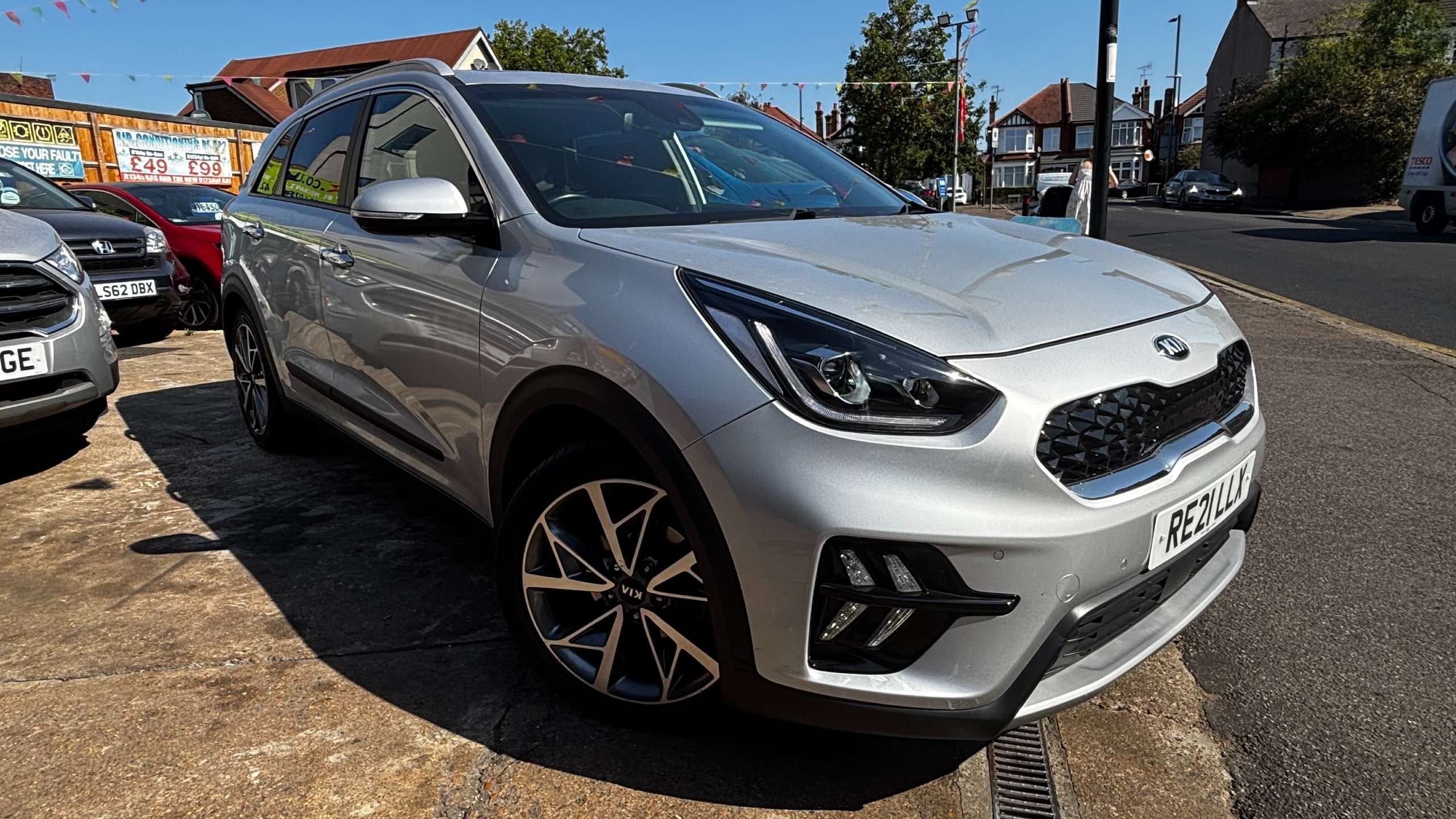 A 2021 KIA NIRO 1.6 GDi 4 SUV 5dr Petrol Hybrid DCT Euro 6 (s/s) (139 bhp) A 2021 KIA NIRO 1.6 GDi 4 SUV 5dr Petrol Hybrid DCT Euro 6 (s/s) (139 bhp)