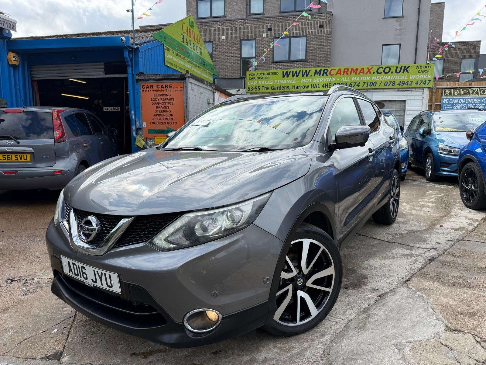 A 2016 NISSAN QASHQAI 1.2 DIG-T Tekna SUV 5dr Petrol XTRON 2WD Euro 6 (s/s) (115 ps) A 2016 NISSAN QASHQAI 1.2 DIG-T Tekna SUV 5dr Petrol XTRON 2WD Euro 6 (s/s) (115 ps)