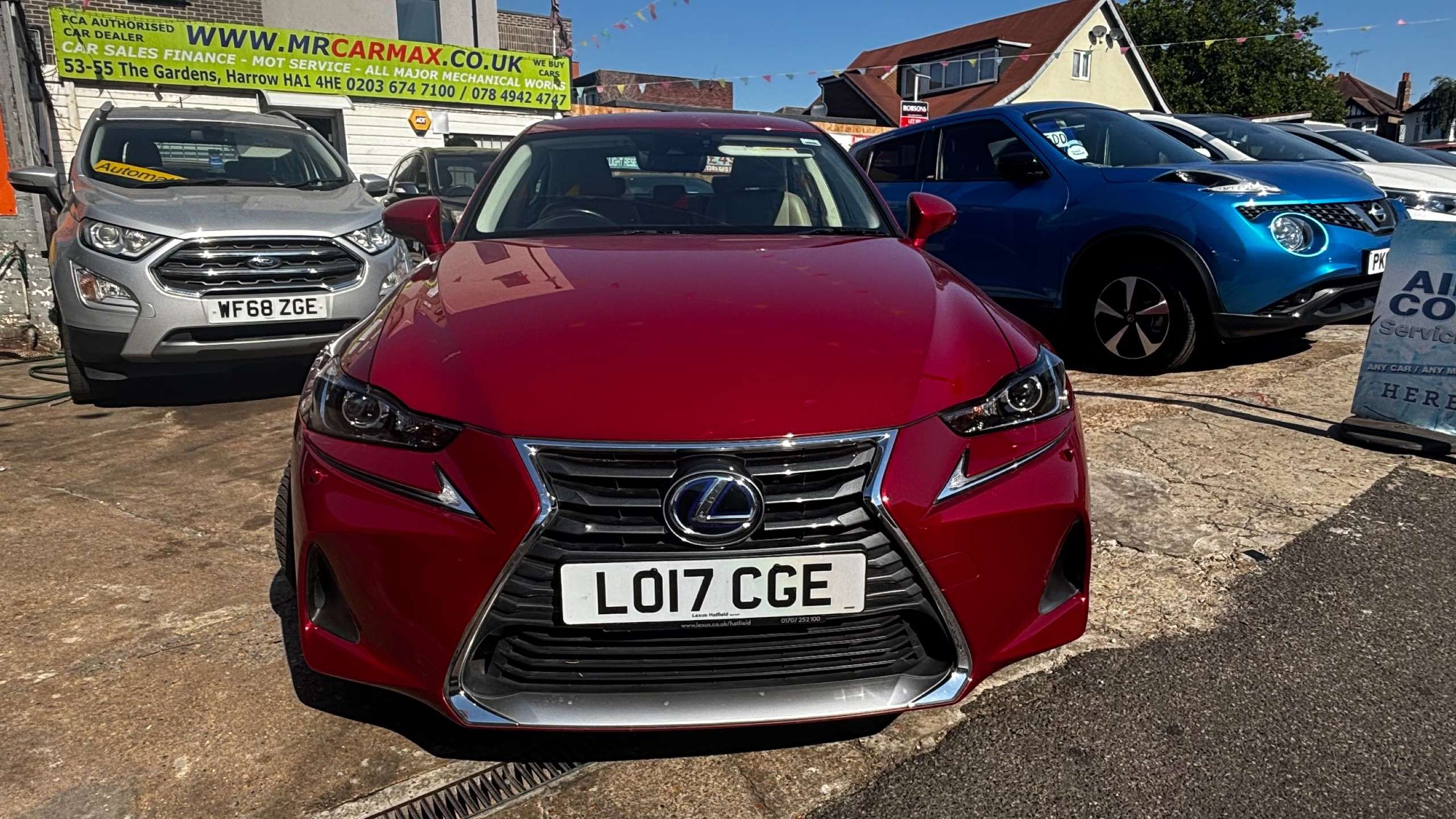 A 2017 LEXUS IS 2.5 300h Advance Saloon 4dr Petrol Hybrid E-CVT Euro 6 (s/s) (223 ps) A 2017 LEXUS IS 2.5 300h Advance Saloon 4dr Petrol Hybrid E-CVT Euro 6 (s/s) (223 ps)