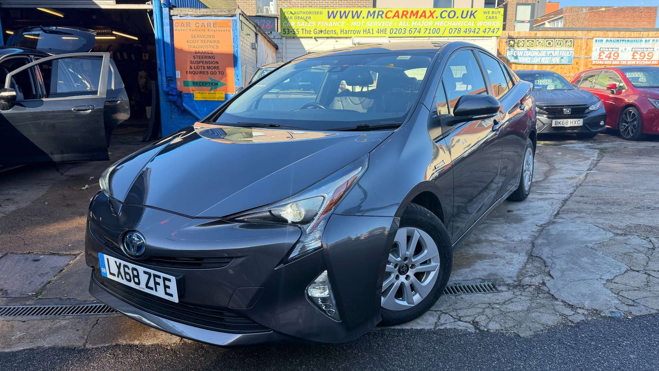 A 2018 TOYOTA PRIUS 1.8 VVT-h Business Edition Hatchback 5dr Petrol Hybrid CVT Euro 6 (s/s) (122 ps) A 2018 TOYOTA PRIUS 1.8 VVT-h Business Edition Hatchback 5dr Petrol Hybrid CVT Euro 6 (s/s) (122 ps)