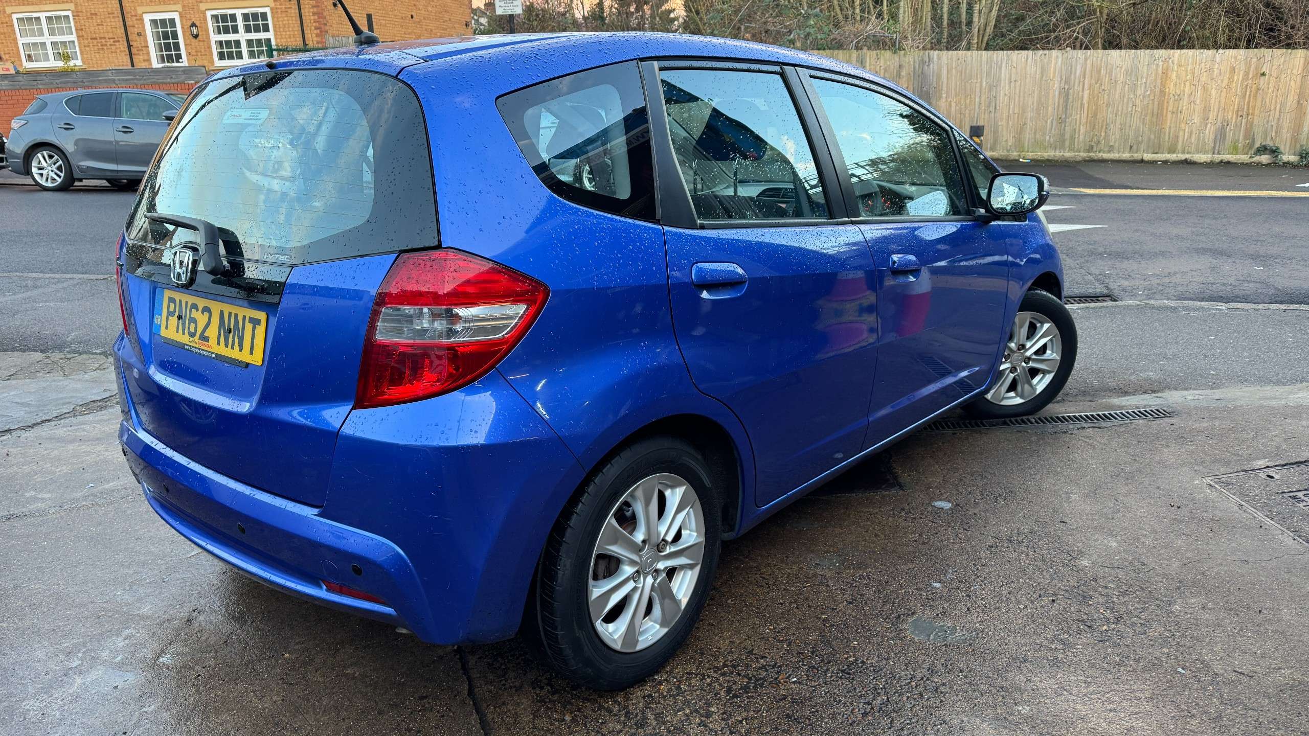 A 2012 HONDA JAZZ 1.4 i-VTEC ES Hatchback 5dr Petrol Manual Euro 5 (99 ps) A 2012 HONDA JAZZ 1.4 i-VTEC ES Hatchback 5dr Petrol Manual Euro 5 (99 ps)