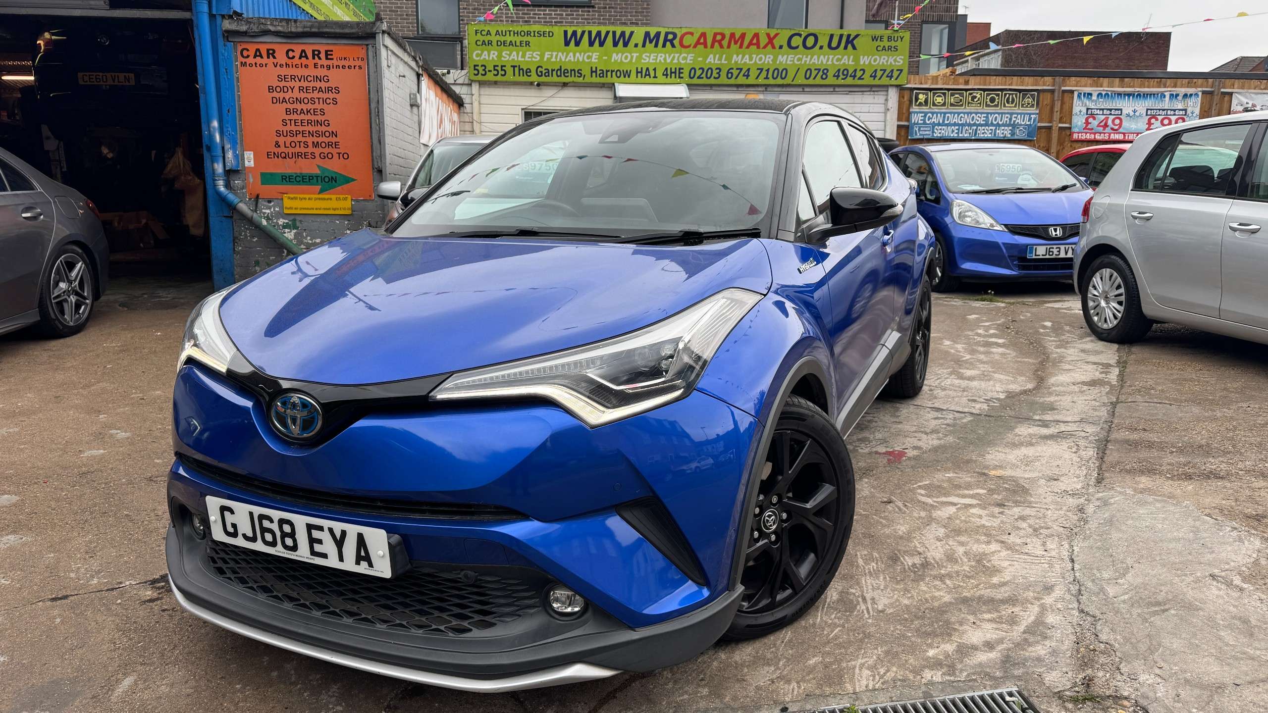 A 2018 TOYOTA C-HR 1.8 VVT-h Dynamic SUV 5dr Petrol Hybrid CVT Euro 6 (s/s) (122 ps) A 2018 TOYOTA C-HR 1.8 VVT-h Dynamic SUV 5dr Petrol Hybrid CVT Euro 6 (s/s) (122 ps)