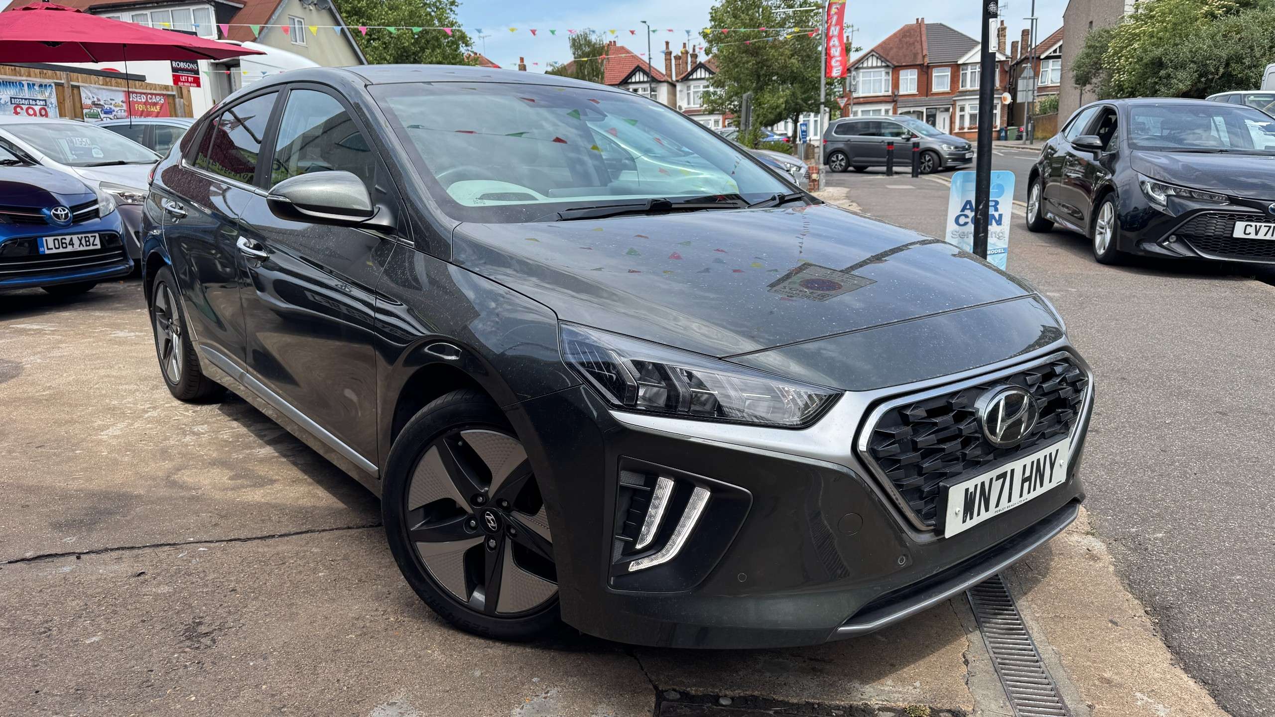 A 2021 HYUNDAI IONIQ 1.6 h-GDi Premium SE Hatchback 5dr Petrol Hybrid DCT Euro 6 (s/s) (141 ps) A 2021 HYUNDAI IONIQ 1.6 h-GDi Premium SE Hatchback 5dr Petrol Hybrid DCT Euro 6 (s/s) (141 ps)