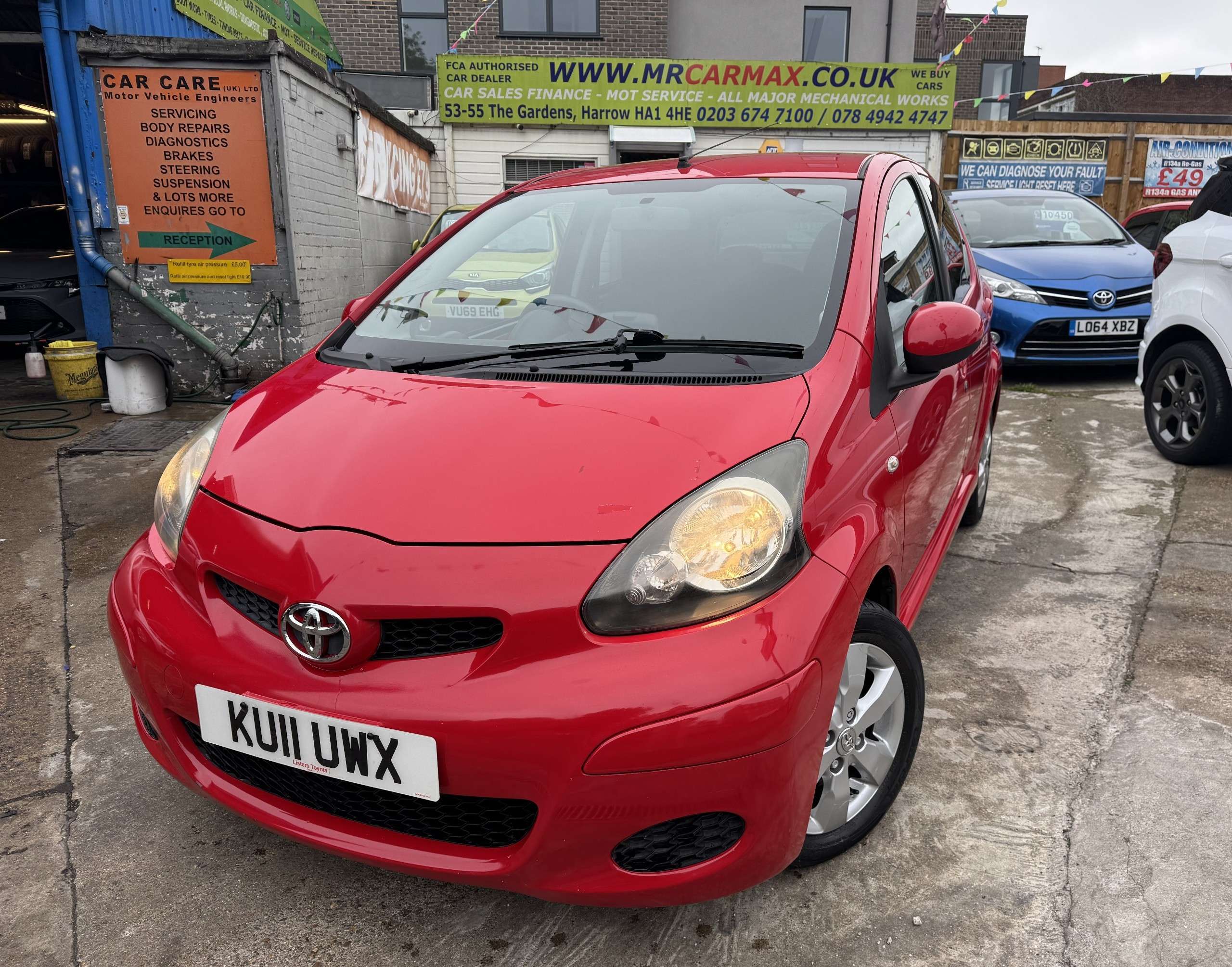 A 2011 TOYOTA AYGO 1.0 VVT-i Go Hatchback 5dr Petrol Manual Euro 5 (67 ps) A 2011 TOYOTA AYGO 1.0 VVT-i Go Hatchback 5dr Petrol Manual Euro 5 (67 ps)