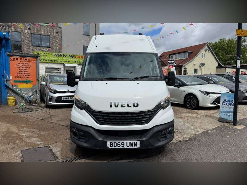 A 2020 IVECO DAILY 2.3D HPI 12V 35S 3520 Panel Van 5dr Diesel Manual MWB H1 Euro 6 (s/s) (116 ps) A 2020 IVECO DAILY 2.3D HPI 12V 35S 3520 Panel Van 5dr Diesel Manual MWB H1 Euro 6 (s/s) (116 ps)