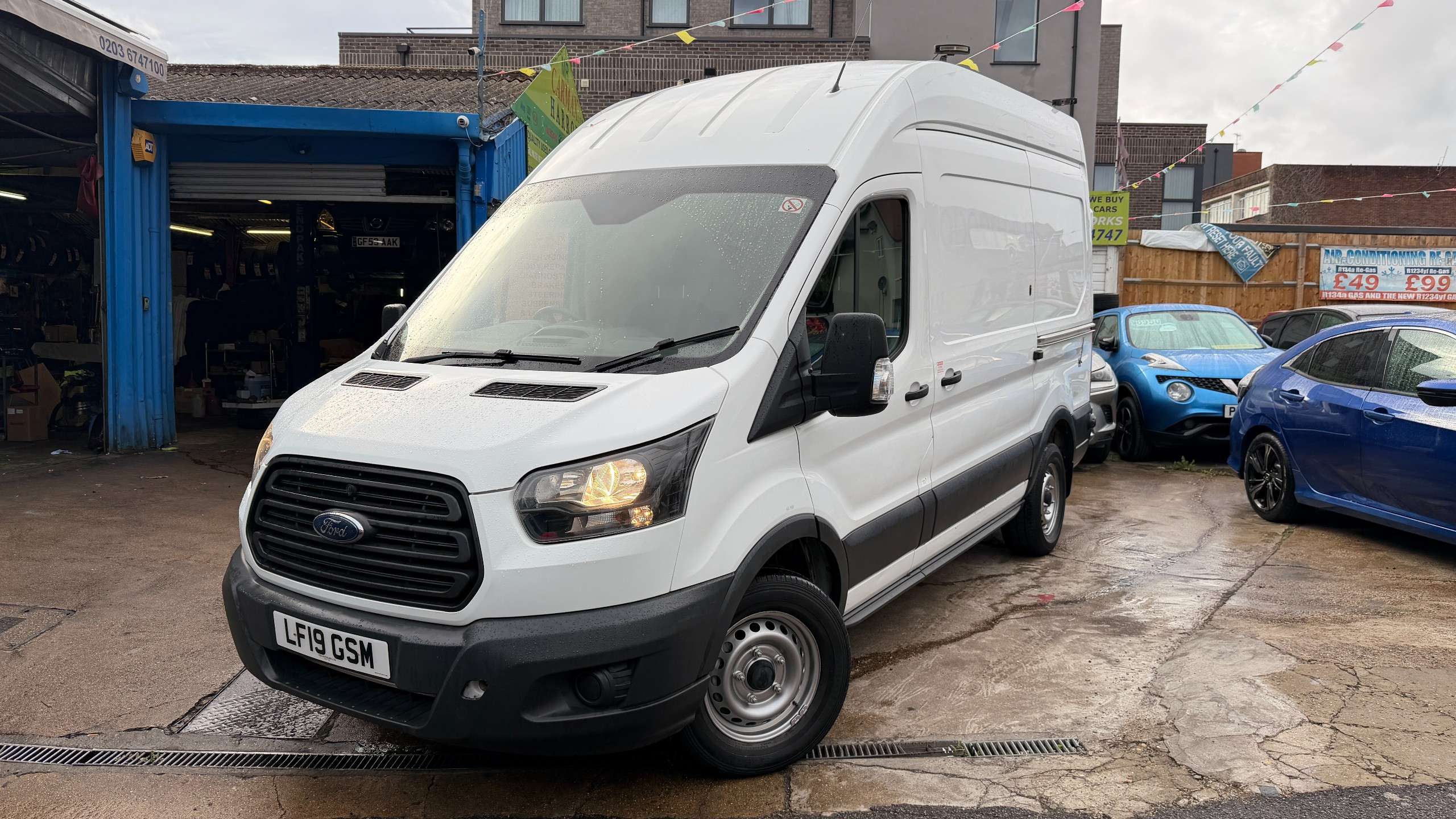 A 2019 FORD TRANSIT 2.0 350 EcoBlue Panel Van 5dr Diesel Manual FWD L2 H3 Euro 6 (130 ps) A 2019 FORD TRANSIT 2.0 350 EcoBlue Panel Van 5dr Diesel Manual FWD L2 H3 Euro 6 (130 ps)