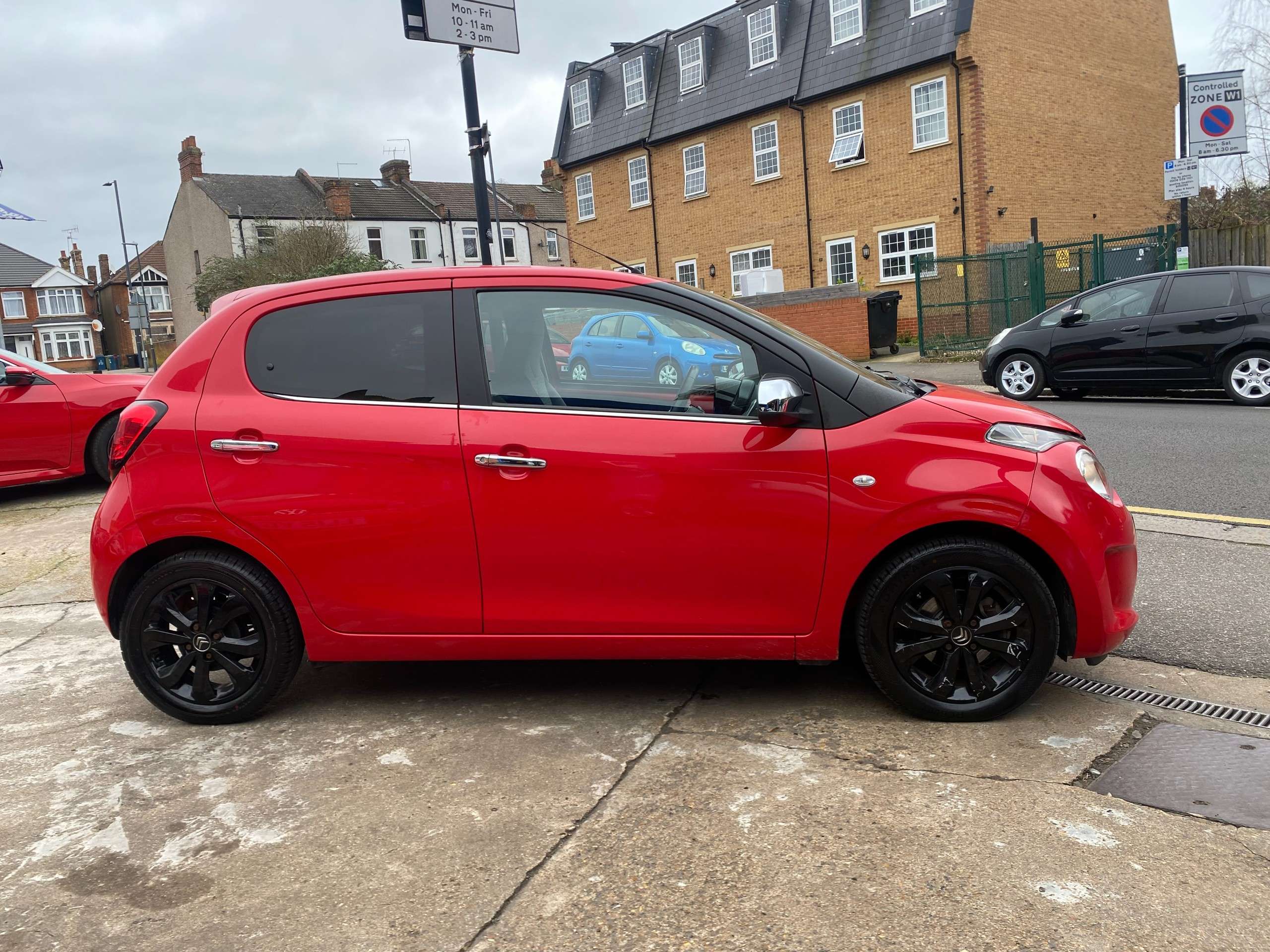 A 2017 CITROEN C1 1.0 VTi Flair Hatchback 5dr Petrol ETG5 Euro 6 (68 ps) A 2017 CITROEN C1 1.0 VTi Flair Hatchback 5dr Petrol ETG5 Euro 6 (68 ps)